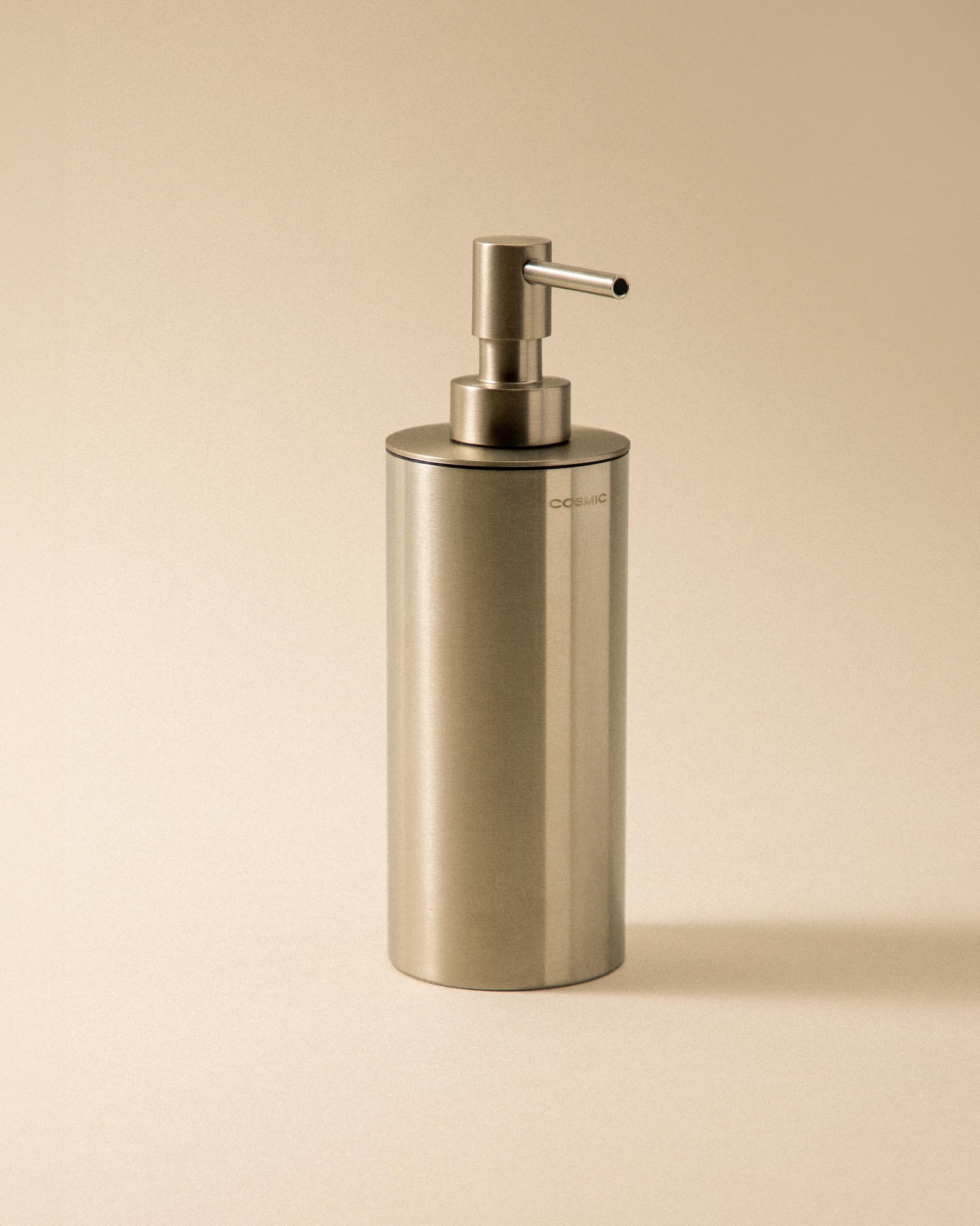 COSMIC Architect Sp Eleganter und Kreisförmiger Metall-Seifenspender Für die Theke. Nachfüllbares 240 ml Zubehör für Bad und Küche, Mattstahl