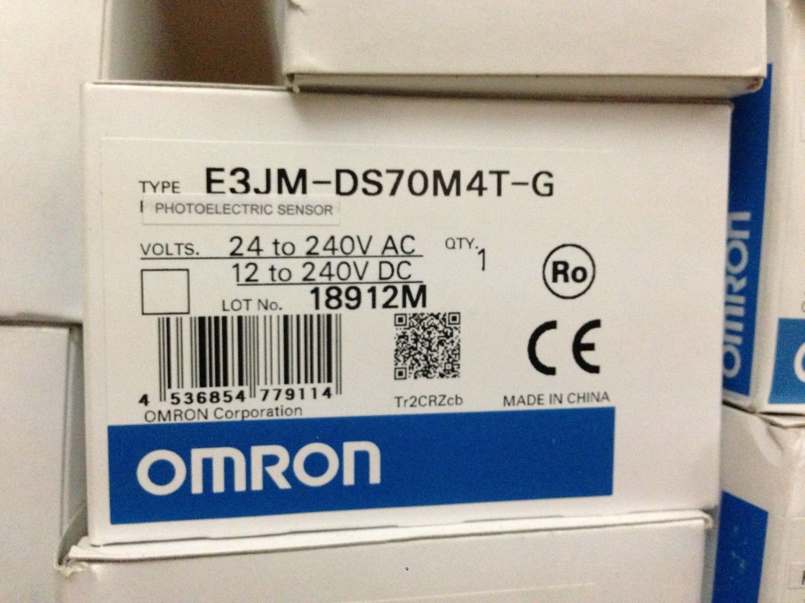 Omron E3JM-DS70M4T-G Photoelectric Sensor