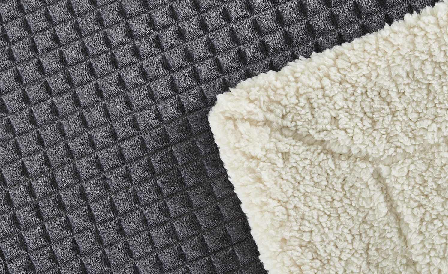 La Vida Kuschel-Decke Flanell Fleece in Anthrazit, 150 x 200 cm Wohndecke mit Sherpa Rückseite für Couch & Sofa, warm, weich & kuschelig, 100% Polyester, Öko-Tex Standard 100
