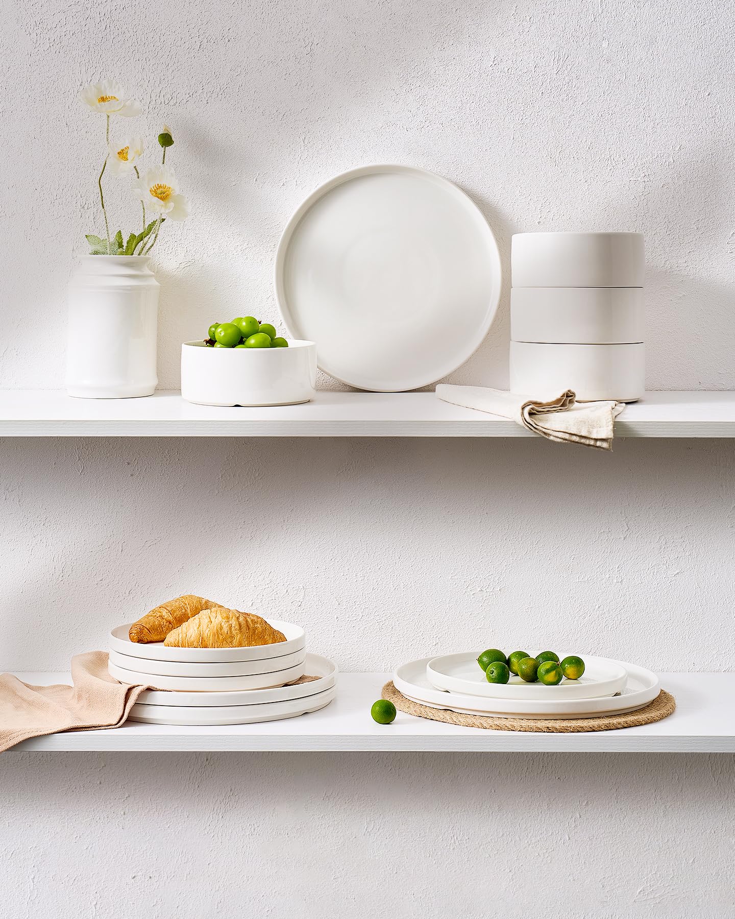 Richmount Porcelaine Service 12 pièces pour 4, assiettes et bols, blanc | Service de vaisselle, assiettes au design moderne, service de table à bord relevé, compatible micro-ondes et lave-vaisselle