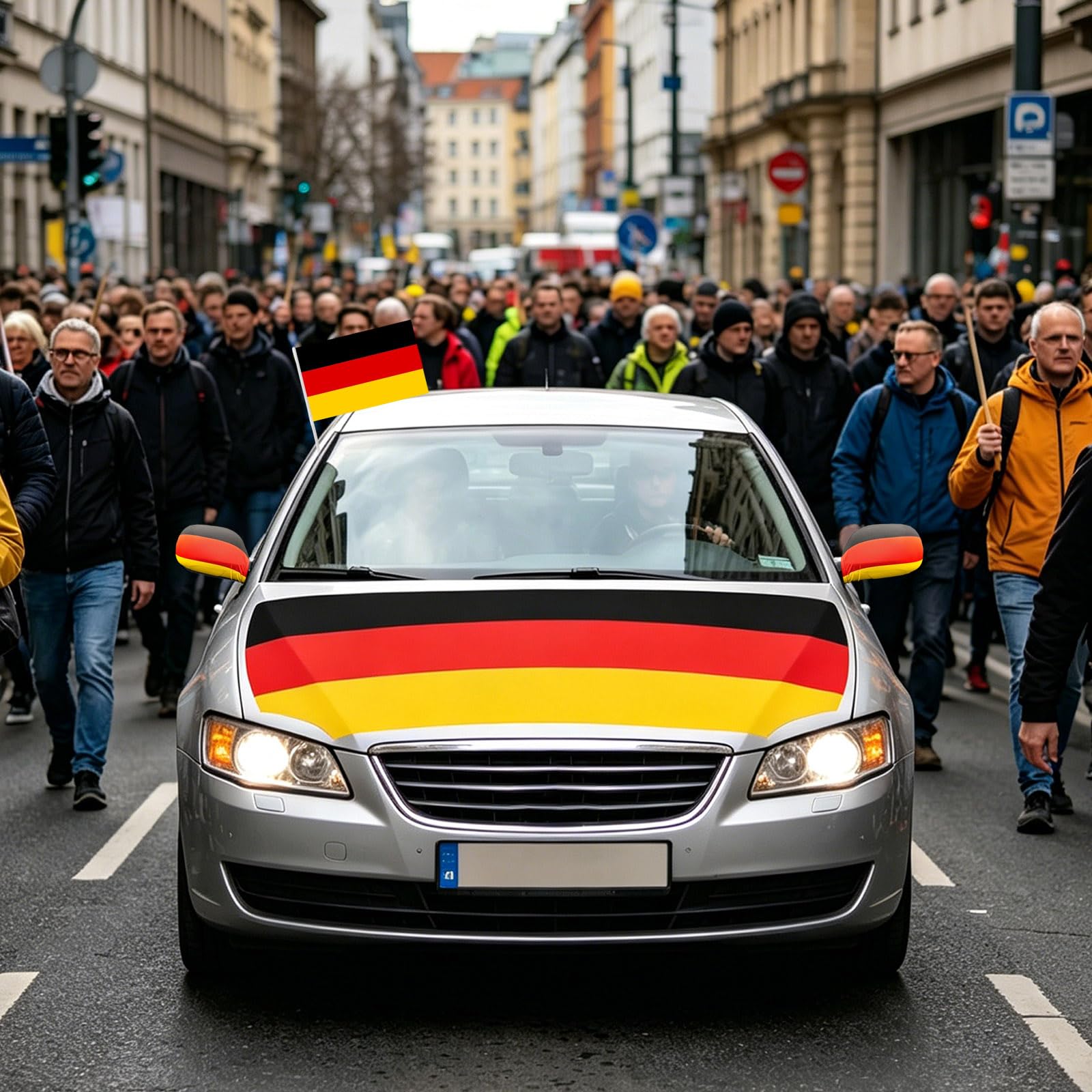 Auto Fahnen Deutschland Komplett Set - Motorhaubenfahne, 2 Autofahnen Fenster & 2 Außenspiegelfahnen, Fußball Fanartikel FZG für EM & WM, Deutsche Flagge Fahrzeug Deko (1 Set)