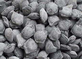 Winter Nips Hard Boiled Sweets Black Unwrapped Halal Vegetarian Traditional 1500g