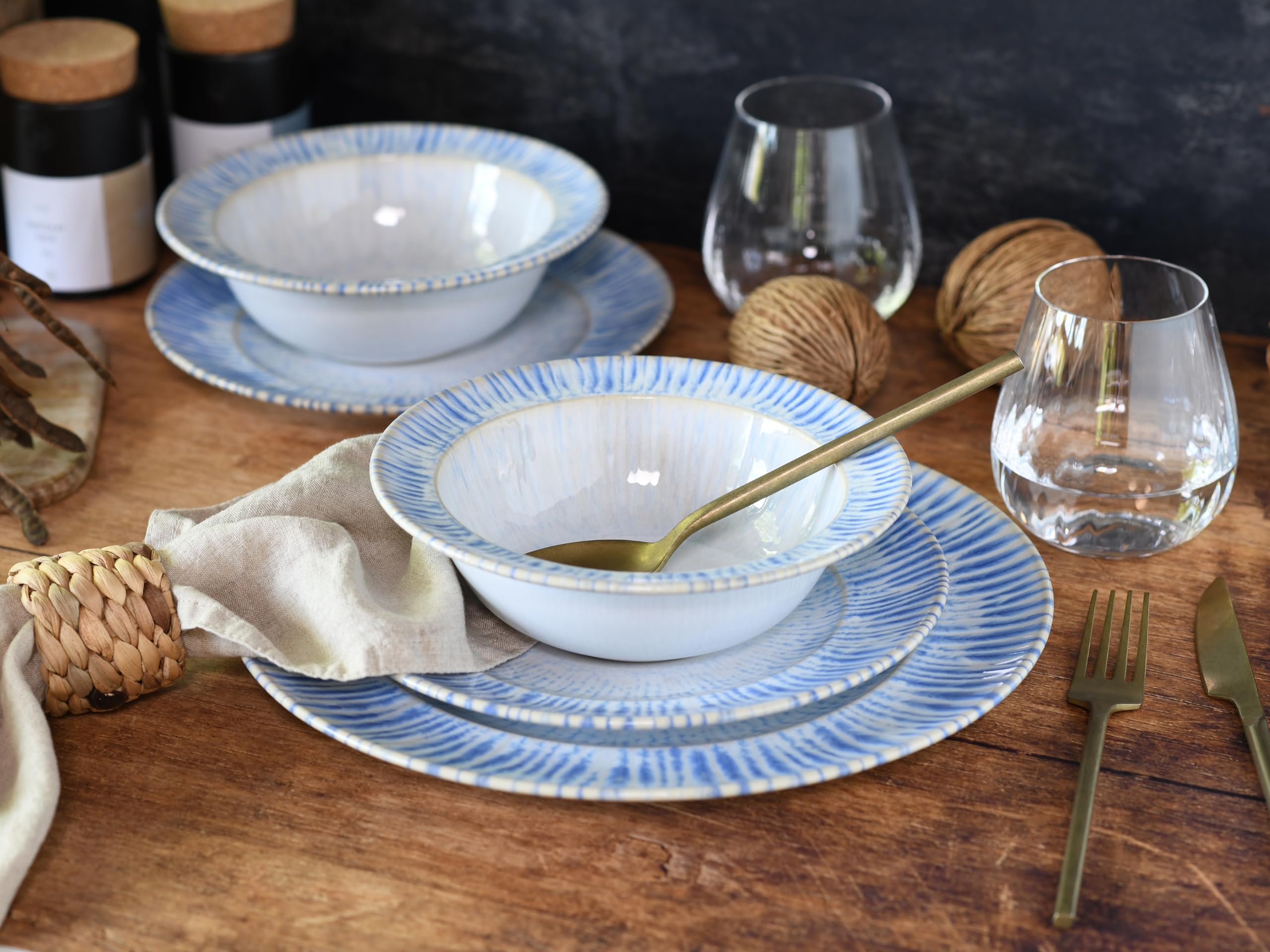 Creatable, 23717, Serie Rondo Summertime, 12-teiliges Geschirrset für 4 Personen, Teller Set aus Steinzeug, spülmaschinen- und mikrowellengeeignet, Made in Portugal