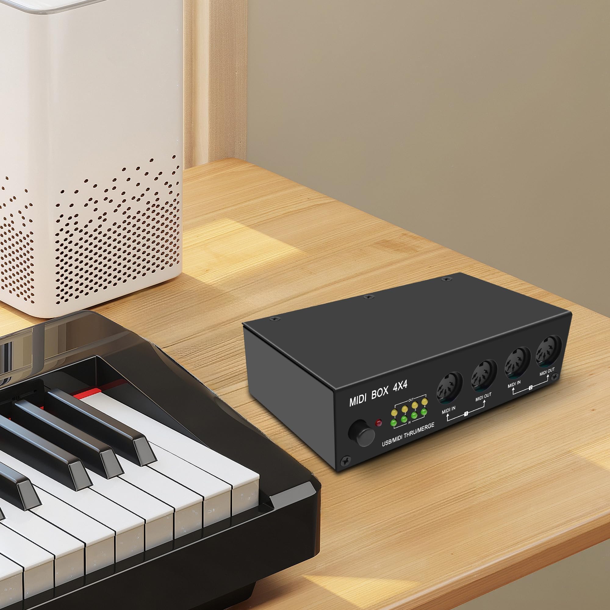 XMSJSIY USB MIDI Interface Box 4 In 4 Out 64 Canali MIDI Thru Box 4 * 4 Converter con Router Unire Splitter Thru Hub con indicatori LED per PC Mac e strumenti MIDI USB