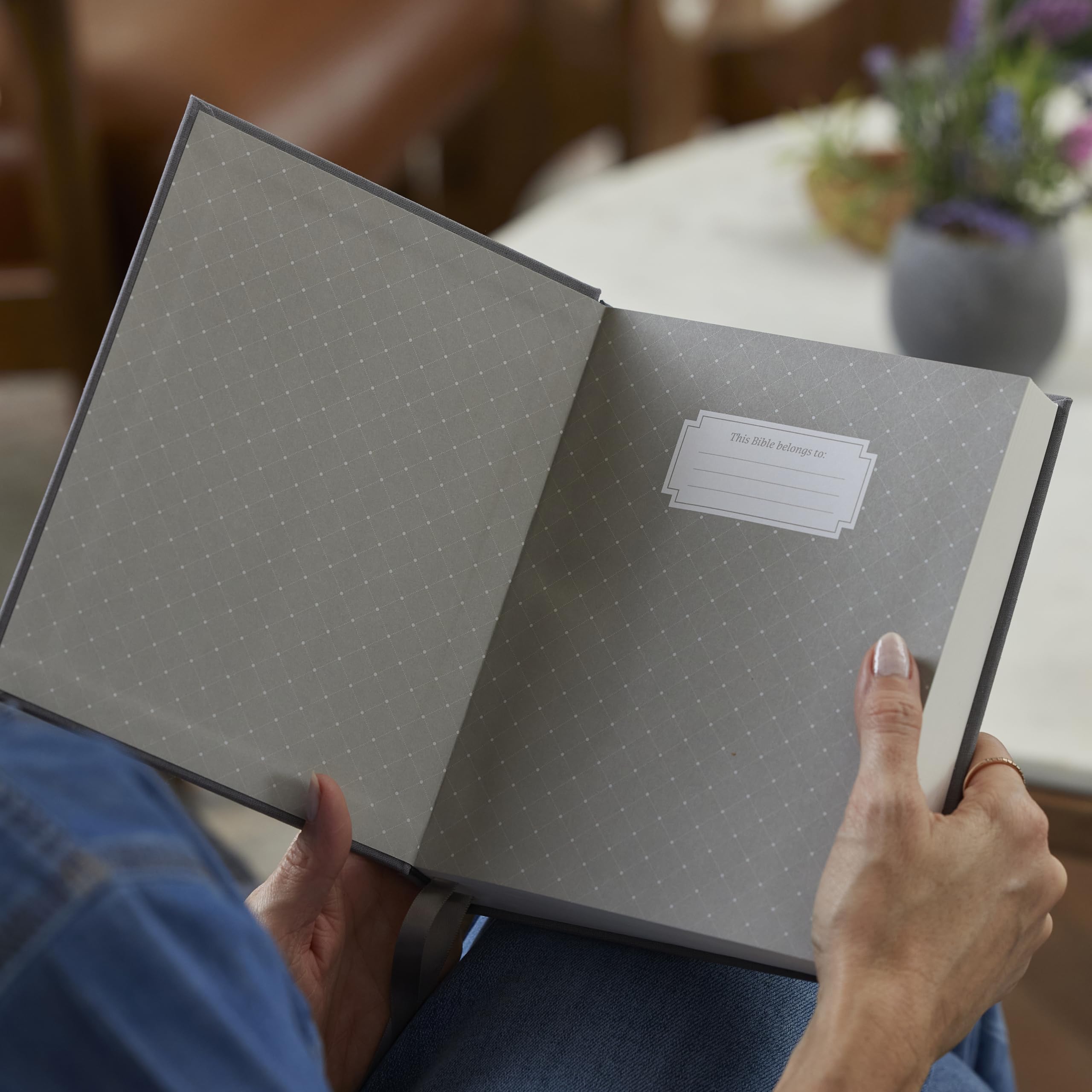 NKJV, Journal the Word Bible: Reflect, Journal or Create Art Next to Your Favorite Verses (Cloth over Board, Gray, Red Letter, Comfort Print): ... or Create Art Next to Your Favorite Verses