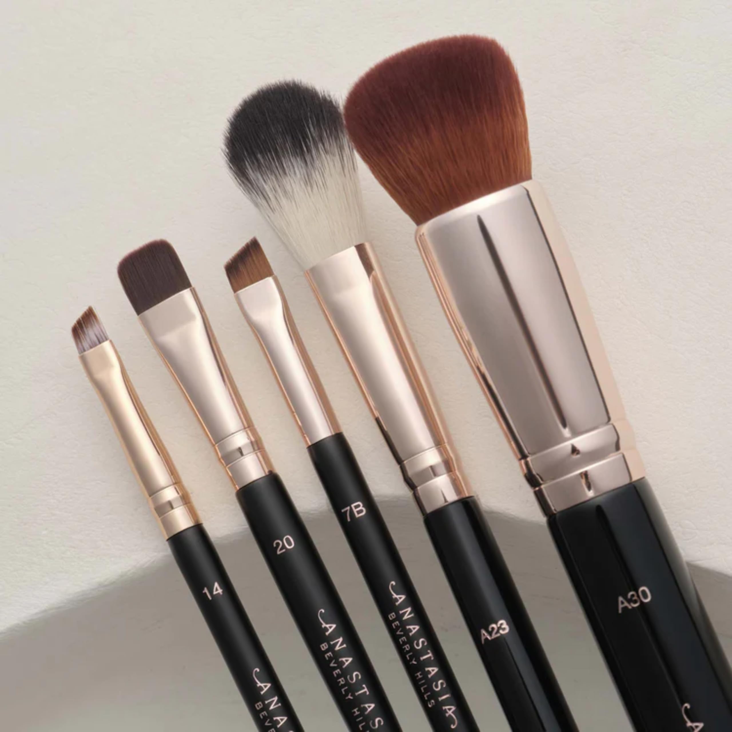 Anastasia Beverly Hills #A30 - Pennello per trucco Kabuki a cupola