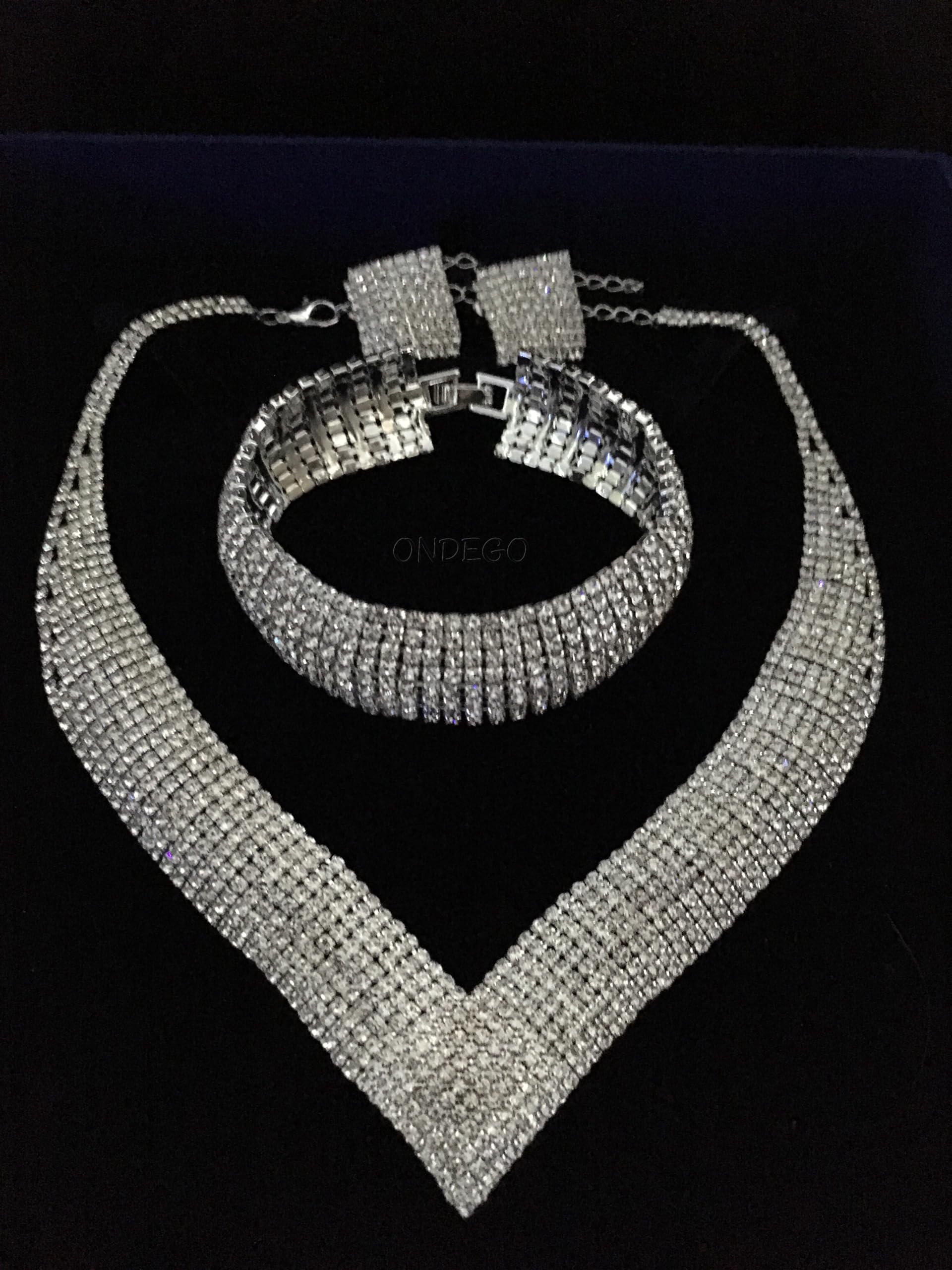 XXL Schmuckset Damen Silber – 3-teiliges Strass Collier Halskette Ohrringe & Armband – Glitzertraum Brautschmuck für Hochzeit Abiball Jugendweihe Kommunion Ball