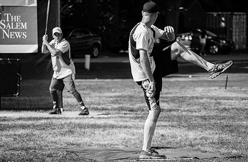 Miniatura 4 de Wiffle® Combo de juego de pelota y bate con guía de lanzamiento - 10 bolas Wiffle®, 1 bate y folleto de cómo lanzar