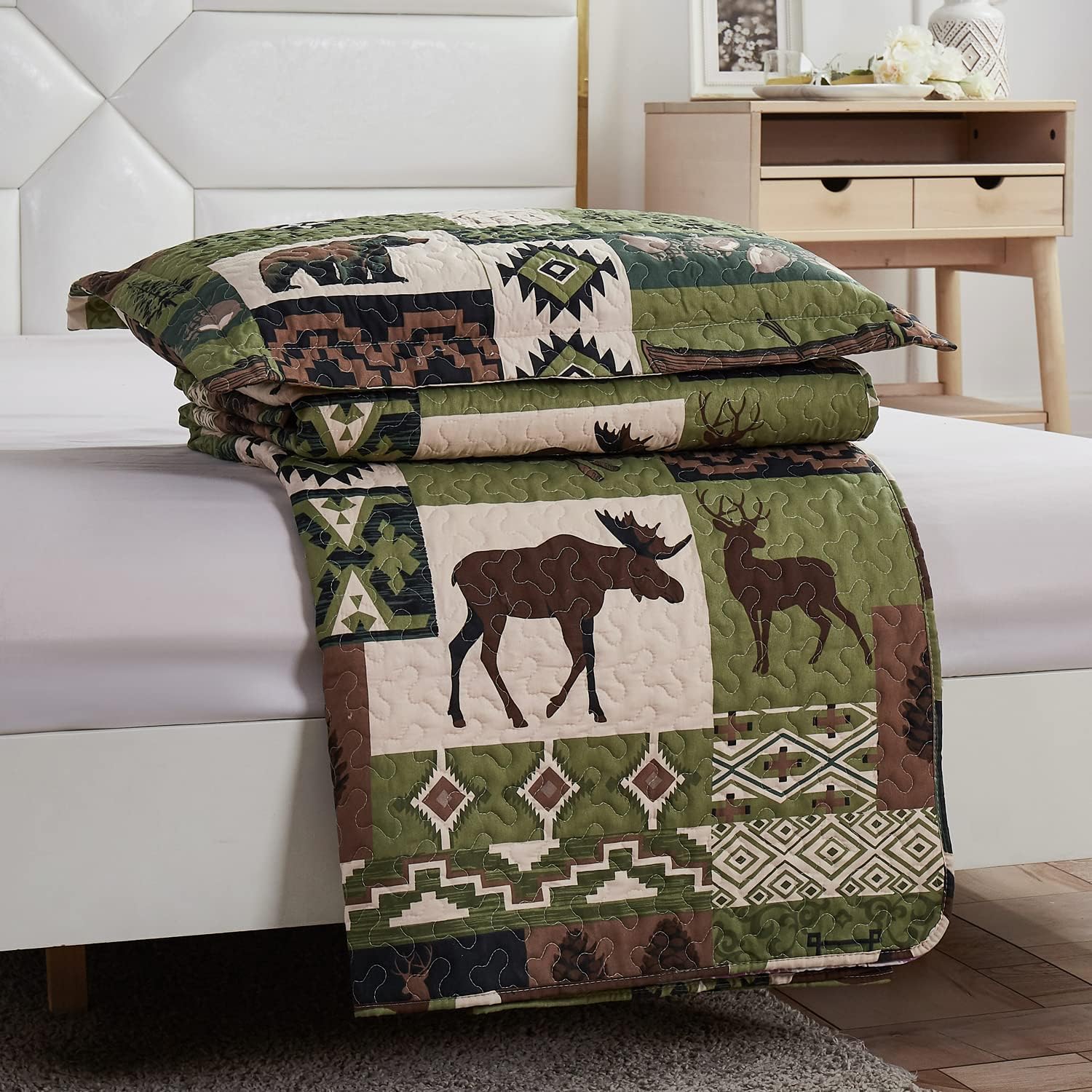 Hailea Bedding Set Full/Queen Size Rustic Cabin Quilts Moose Bear Bedspread Cottage Coverlet Soft Lightweight All Season Country Bed Set, 1 Quilt 2 Pillow Shams - Image 6