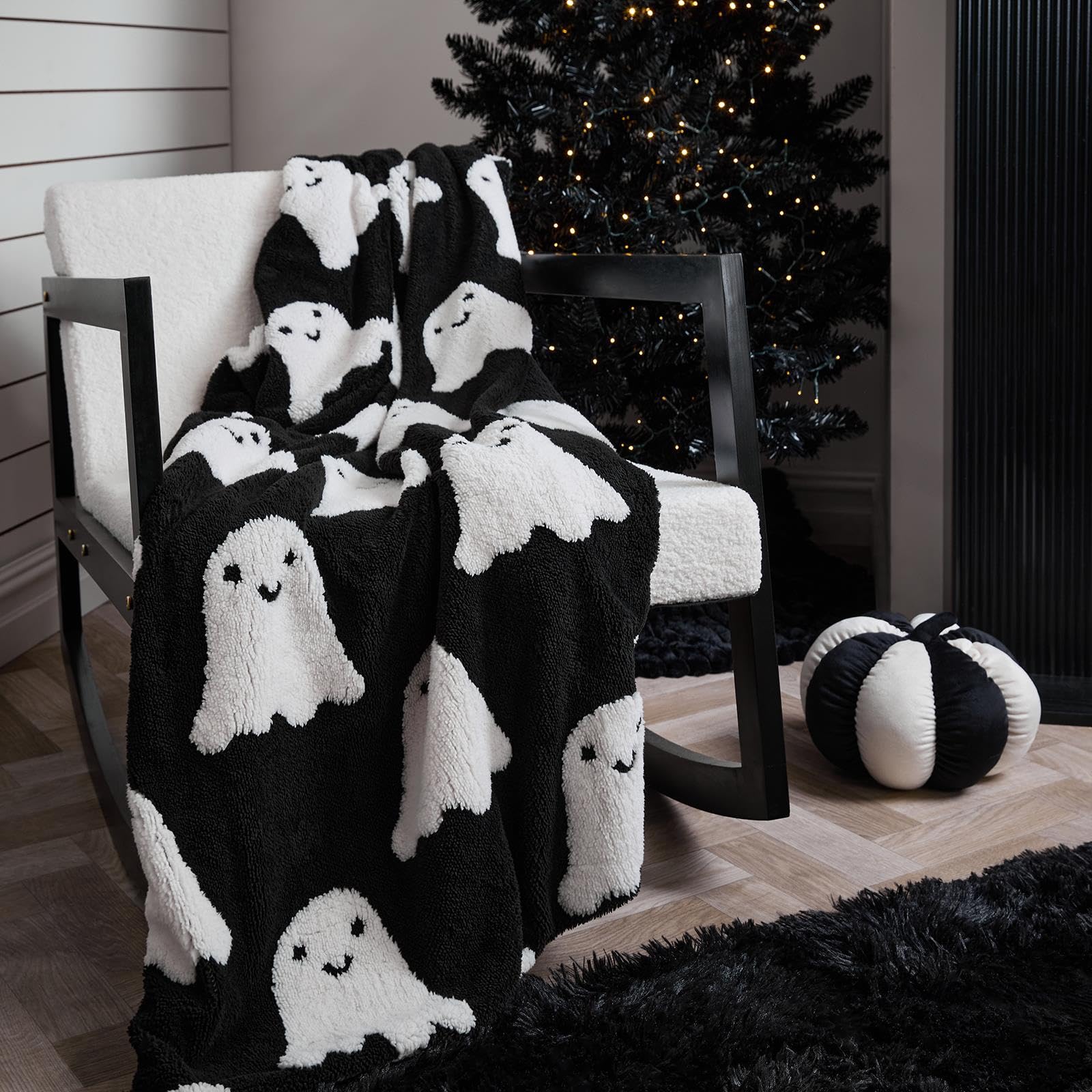 OHS Tufted Ghost Halloween Blanket Bed Sofa Throw Teddy, Mono 120 x 150cm — image 1