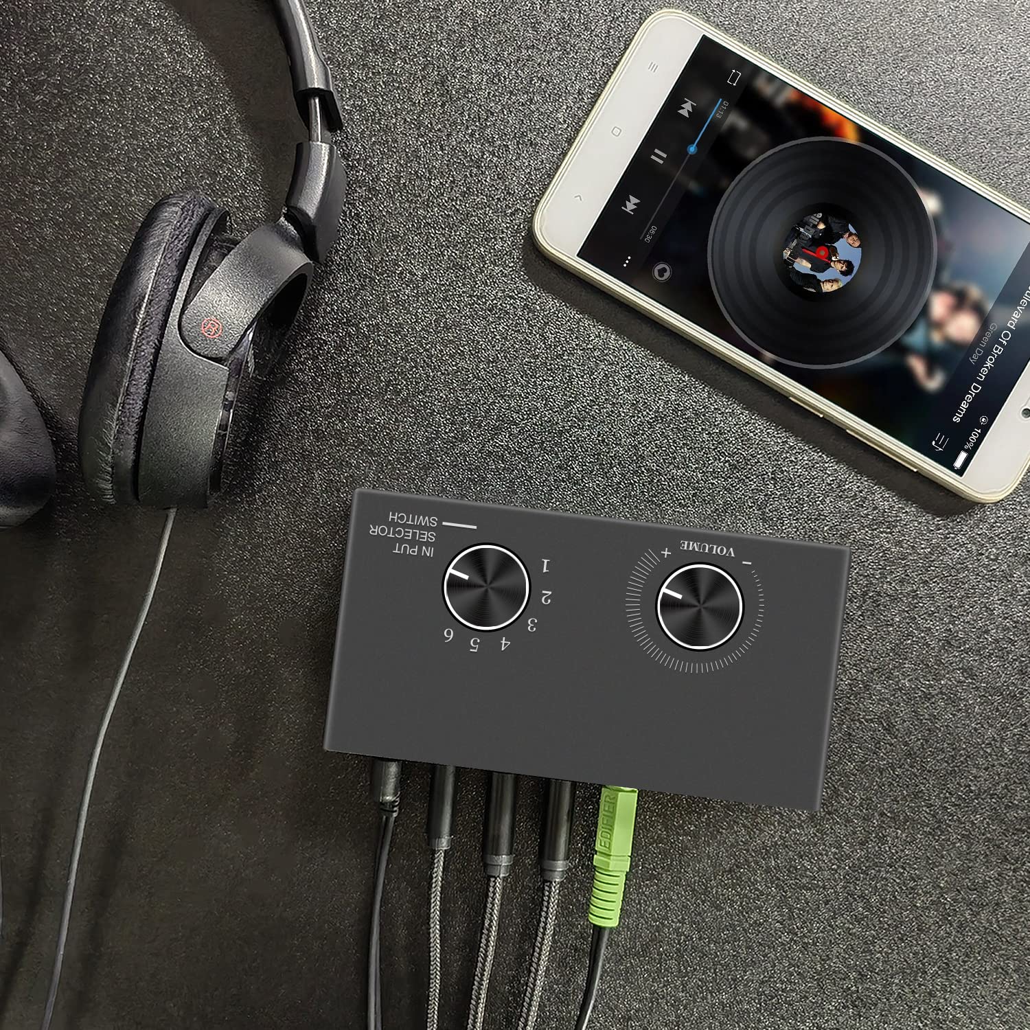 LVY Conmutador de audio de 6 canales de 3,5 mm, estéreo pasivo de 1/8 pulgadas caja de selector auxiliar para altavoz/auriculares, laptop, computadora, smartphone y sistema de juegos PS4/PS5, etc.
