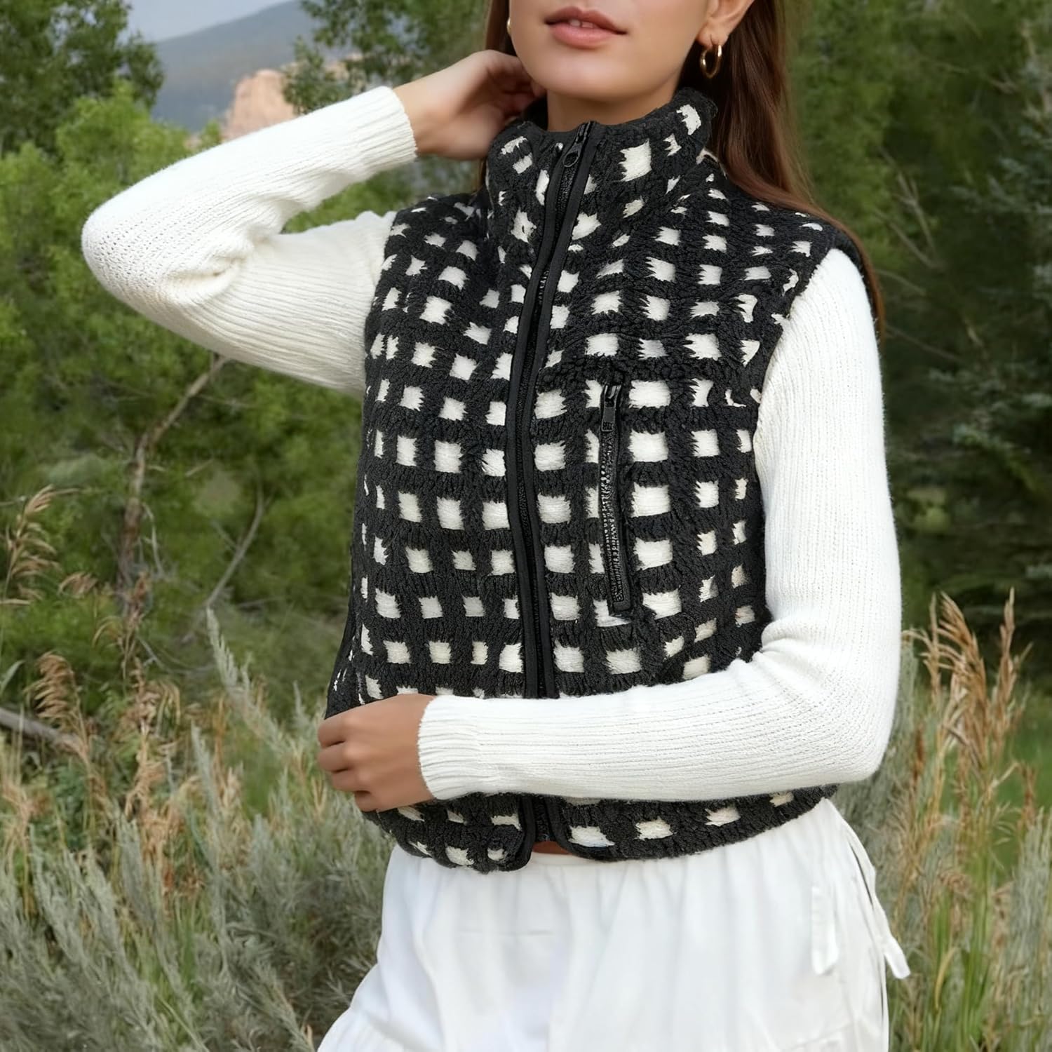 Fleece Vest Women Sleeveless High Neck Fuzzy Sherpa Vest Full Zip Oversized Outwear Gilet Trendy Jacket with Pockets - Image 4