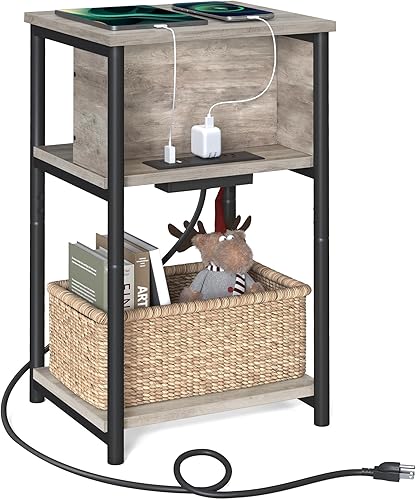 VASAGLE Mesa auxiliar con estación de carga, mesa auxiliar de 3 niveles con puertos USB y tomas de corriente, mesita de noche para sala de estar,