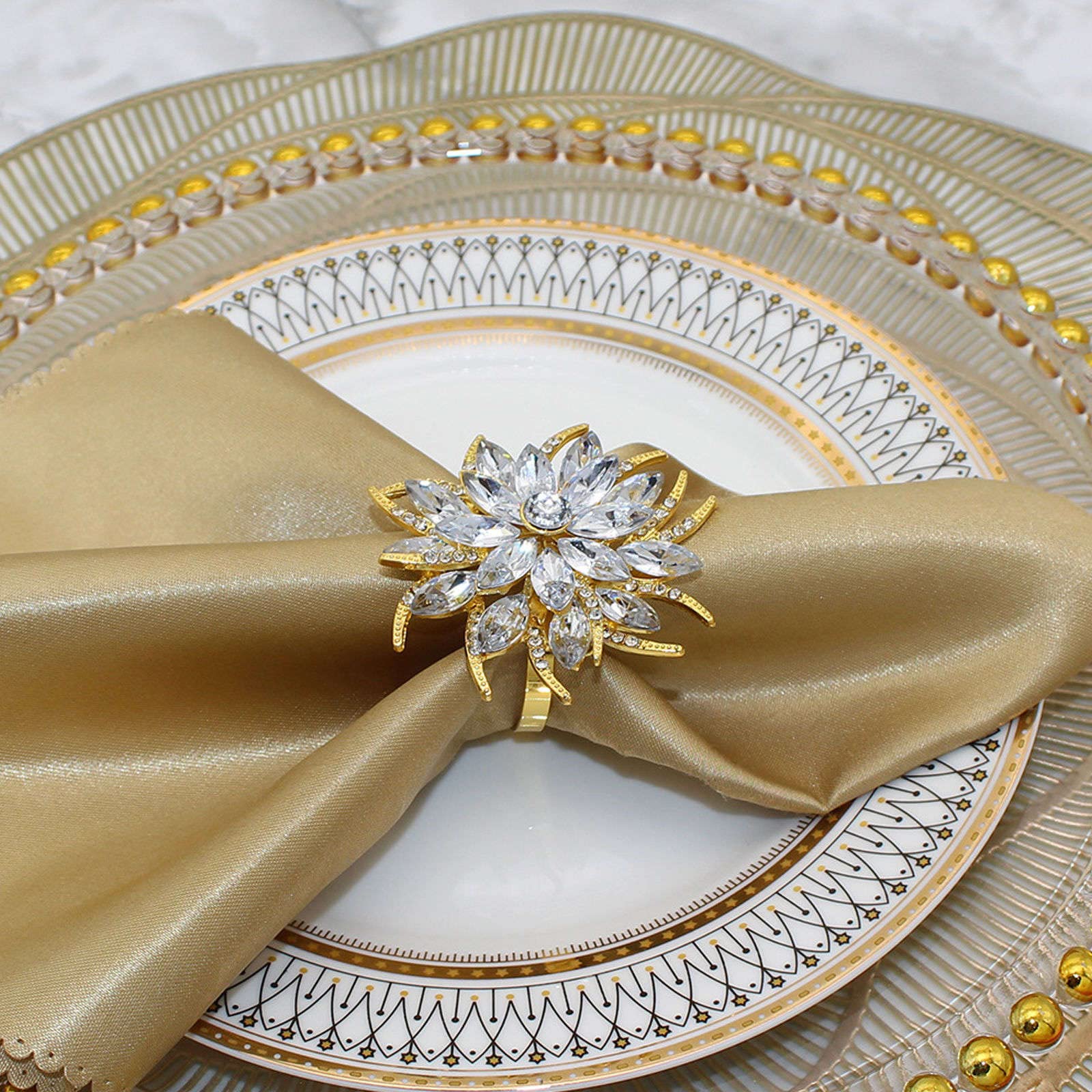 Set di 6 anelli portatovaglioli a forma di fiore di Natale in argento dorato con fibbia per tovaglioli con strass adatti per portatovaglioli da festa