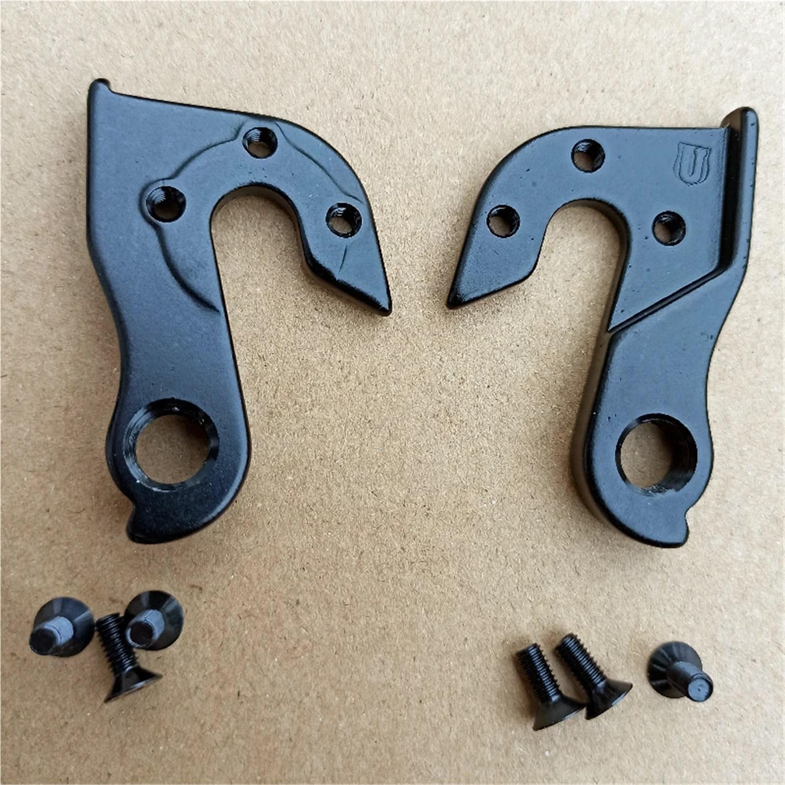 Lot de 2 Pattes de dérailleur arrière for vélo, Compatible avec Les modèles M/o/s/s/o C/l/a/u//d B/u/t/l/e/r G/h/o/s/t L/a/p/i/e/r/re Pro R/a/c/e XC/o/n/t/r/OL Z/e/s/t/y