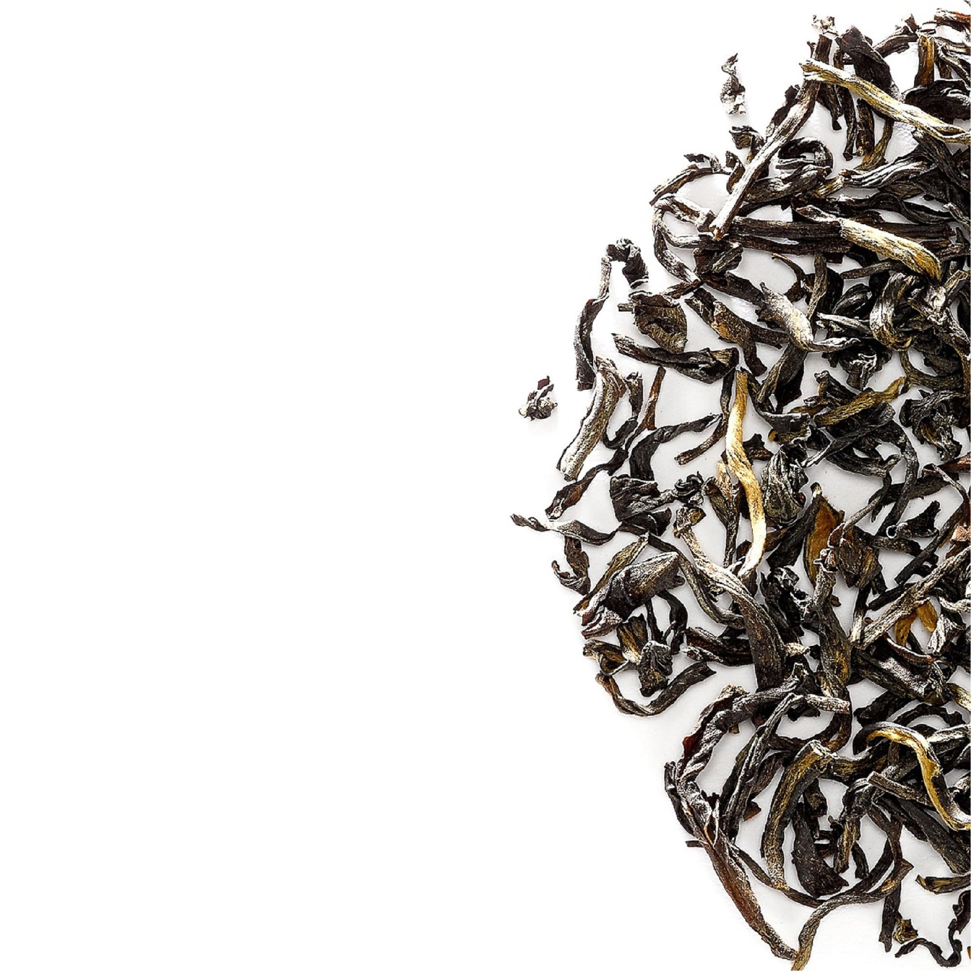 Yunnan Black Tea From China - Golden Monkey Tea China - Yun Nan Dianhong - Dian Hong | słodki miodowy smak z charakterystycznym połyskiem widocznym w suchym naparze