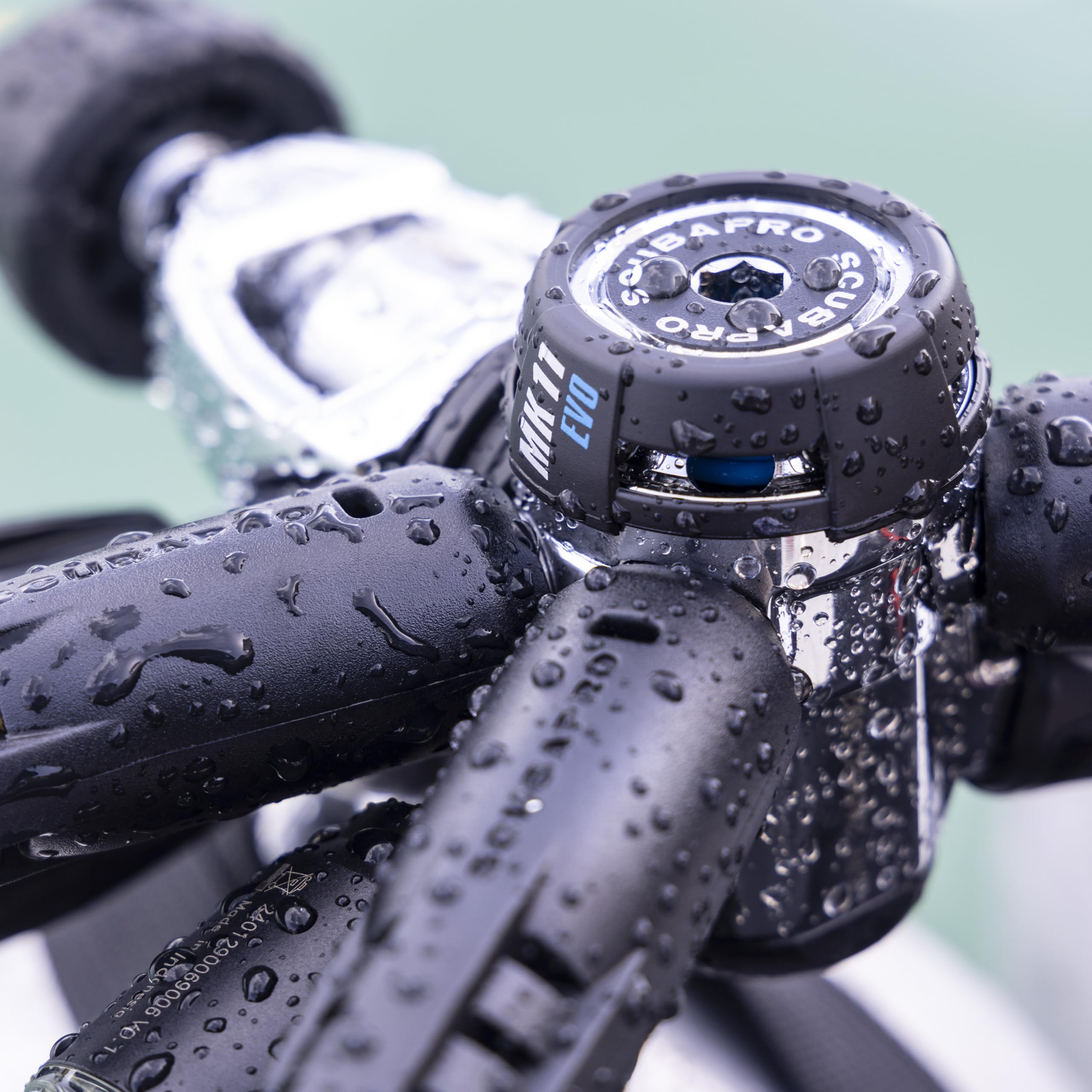 SCUBAPRO MK11 EVO DIN 300/R105 - Sistema regulador de Buceo, diafragma equilibrado Compacto de Primera Etapa y Segunda Etapa con válvula clásica descendente