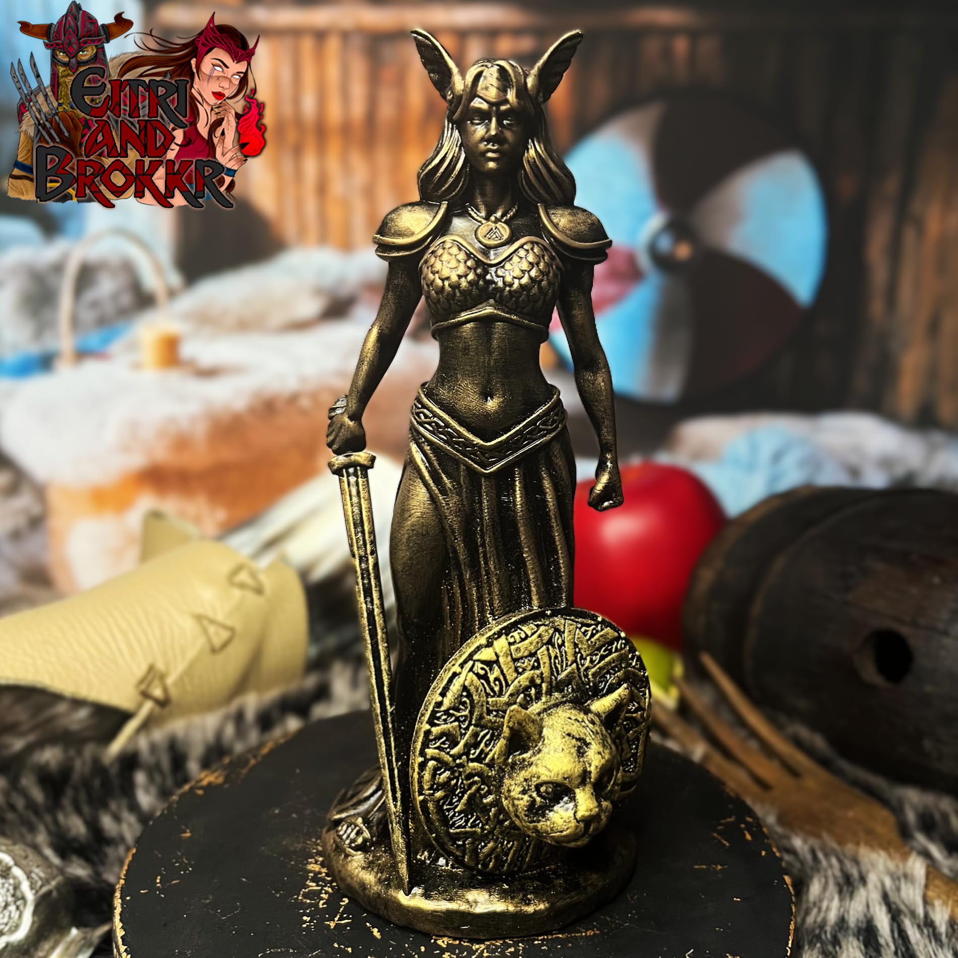 Figurine de Freya déesse scandinave en résine haute qualité avec bouclier lynx