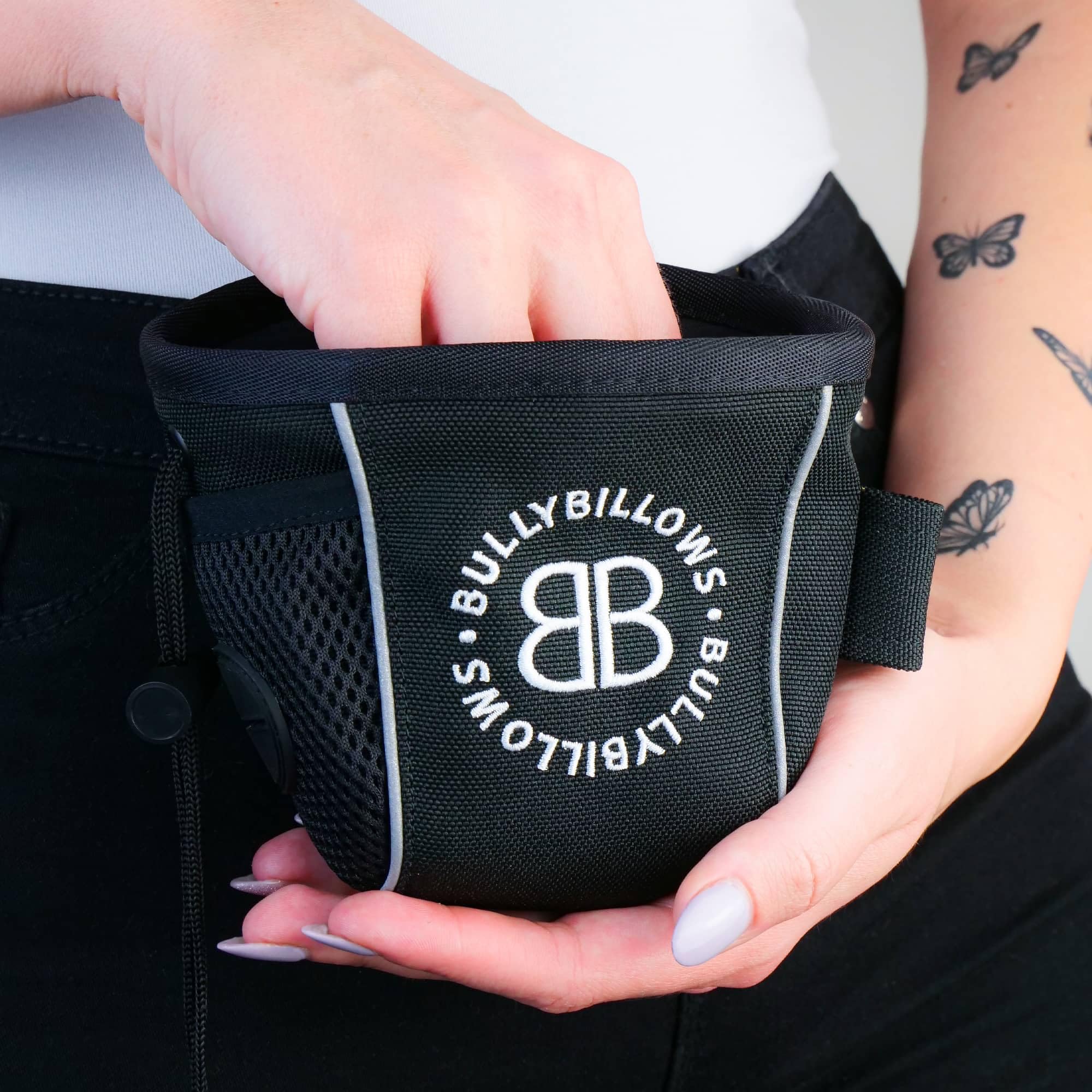 BullyBillows Dog Treat Pouch Black – Training Bag with Secure Clip & Poop Bag Holder, Lightweight & Durable Treat Pouch for Walking, Training & Outdoor Adventures
