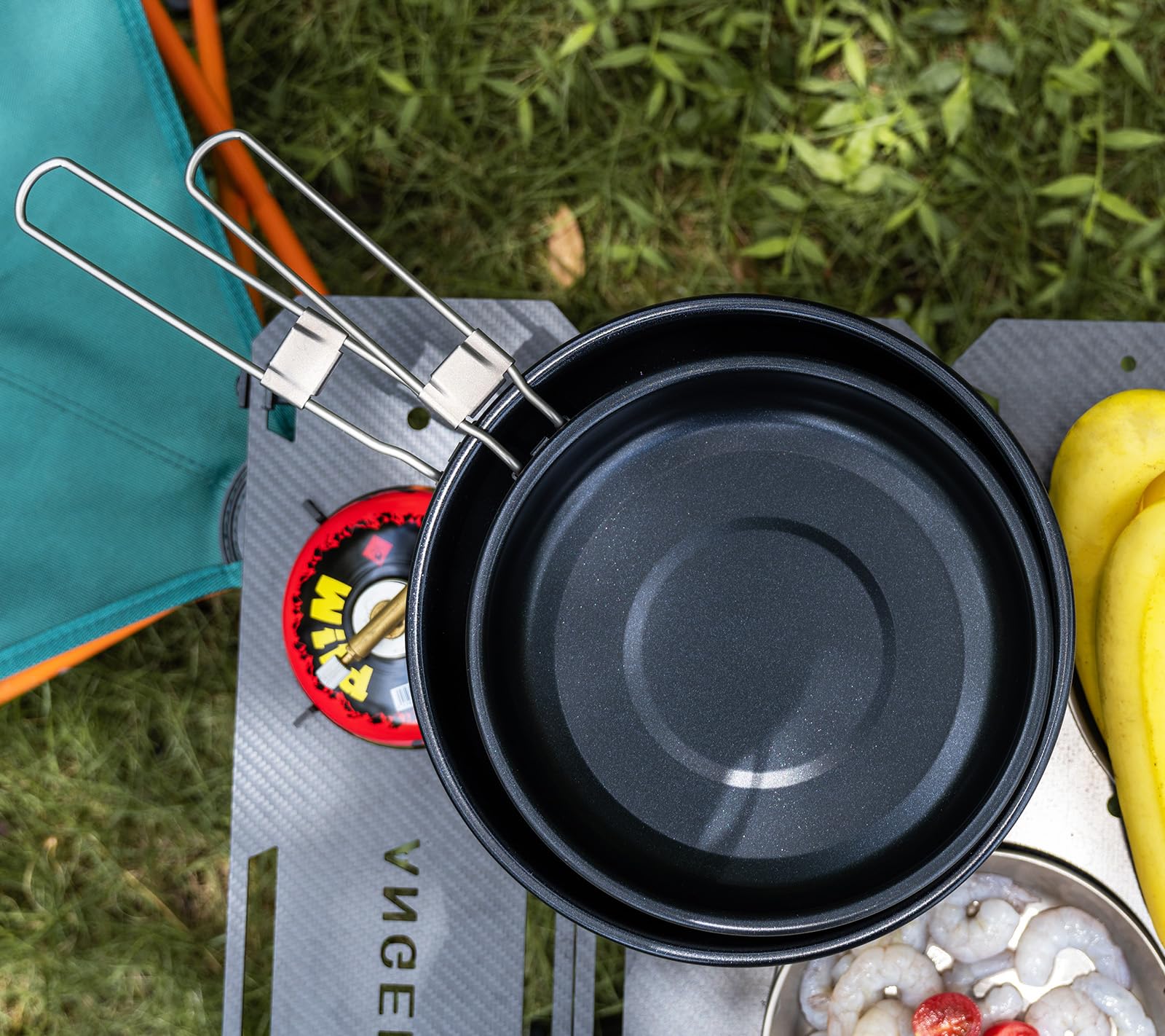 iBasingo 22 cm Camping Bratpfanne 1500ml Titan Antihaft Pfanne mit Klappgriff Tragbar Leichtes Kleine Teller Griddle Wandern Skillet Outdoor Backpacking Kochgeschirr für Gebratenes Ei Steak Ti2070C