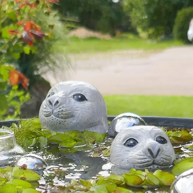 Robben-Heuler 2er Set aus Keramik für Teich-Deko