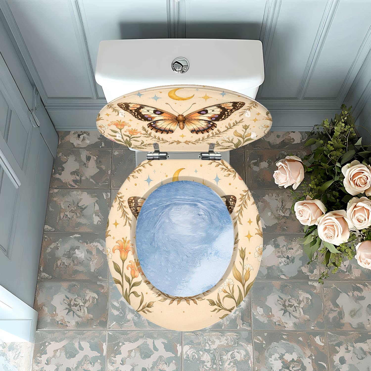 Asiento de inodoro redondo de resina con diseño de polilla gótica para decoración de baño.