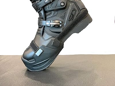 Moto troppo alta? Nessun problema! - Gli Upbikers sono un accessorio pensato per il motociclista che vuole arrivare comodamente a terra con entrambi i piedi. Come aumentare l'altezza del motociclista.