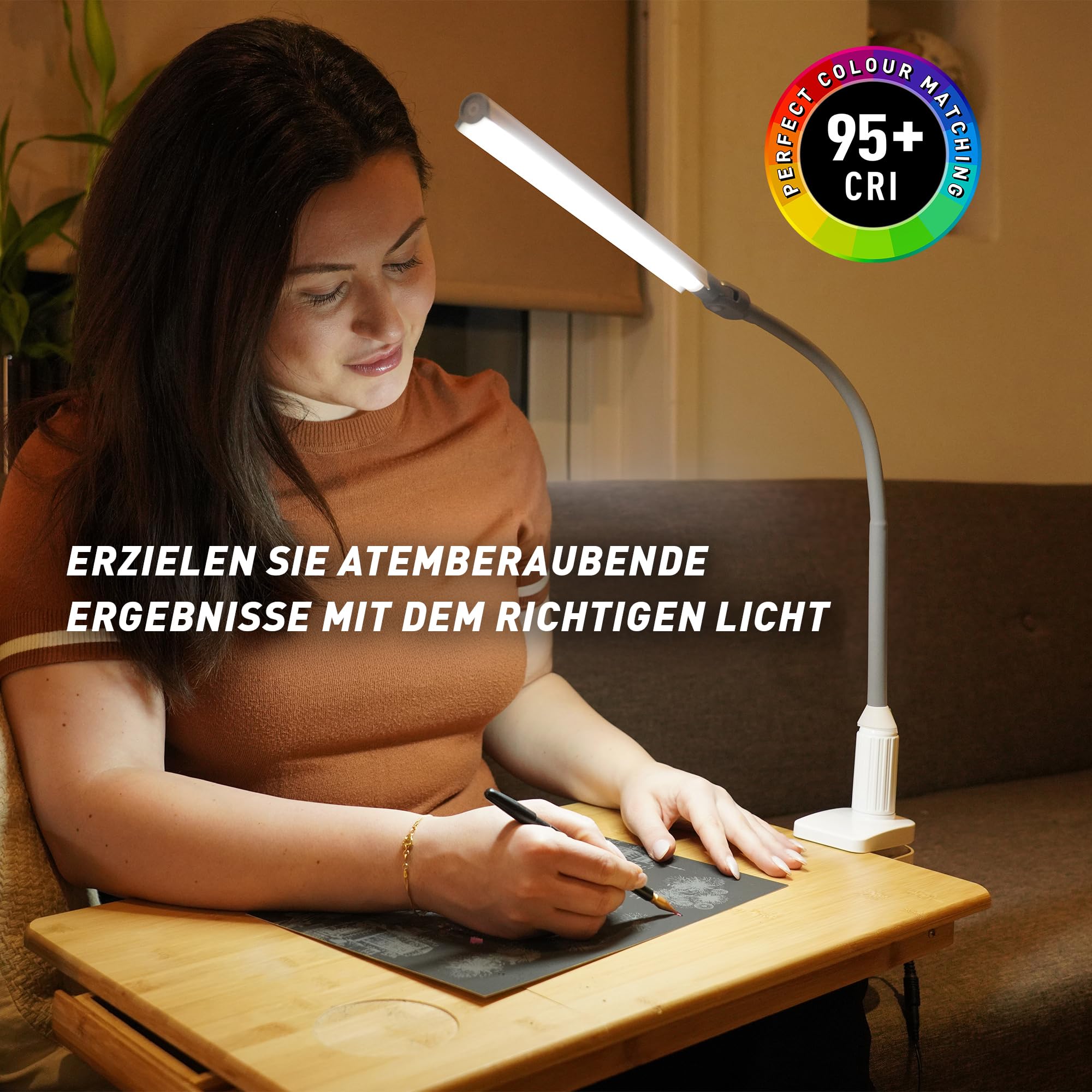 Daylight UnoPro™ Klemmlampe – LED-Klemmleuchte, 95+ CRI, 6000K, 1150 Lux, 4 Helligkeitsstufen, Blendschutzschirm, Flexibler Arm, Robuste Klemme für Lesen, Basteln & Homeoffice, Weiß