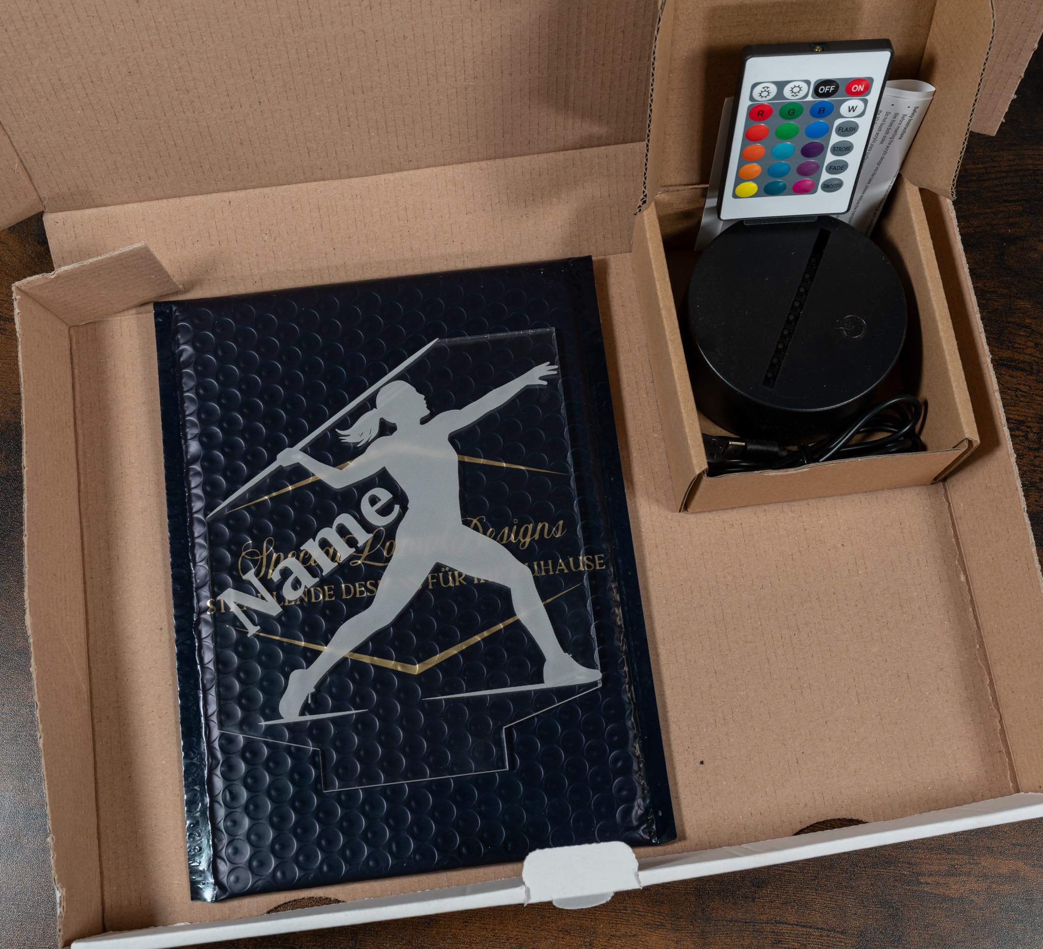 Speerwurf Lampe personalisiert – LED Nachtlicht mit Name | Leichtathletik Geschenk für Frauen & Mädchen | Javelin Throw Light Sport Deko Kinderzimmer & Vereinsheim