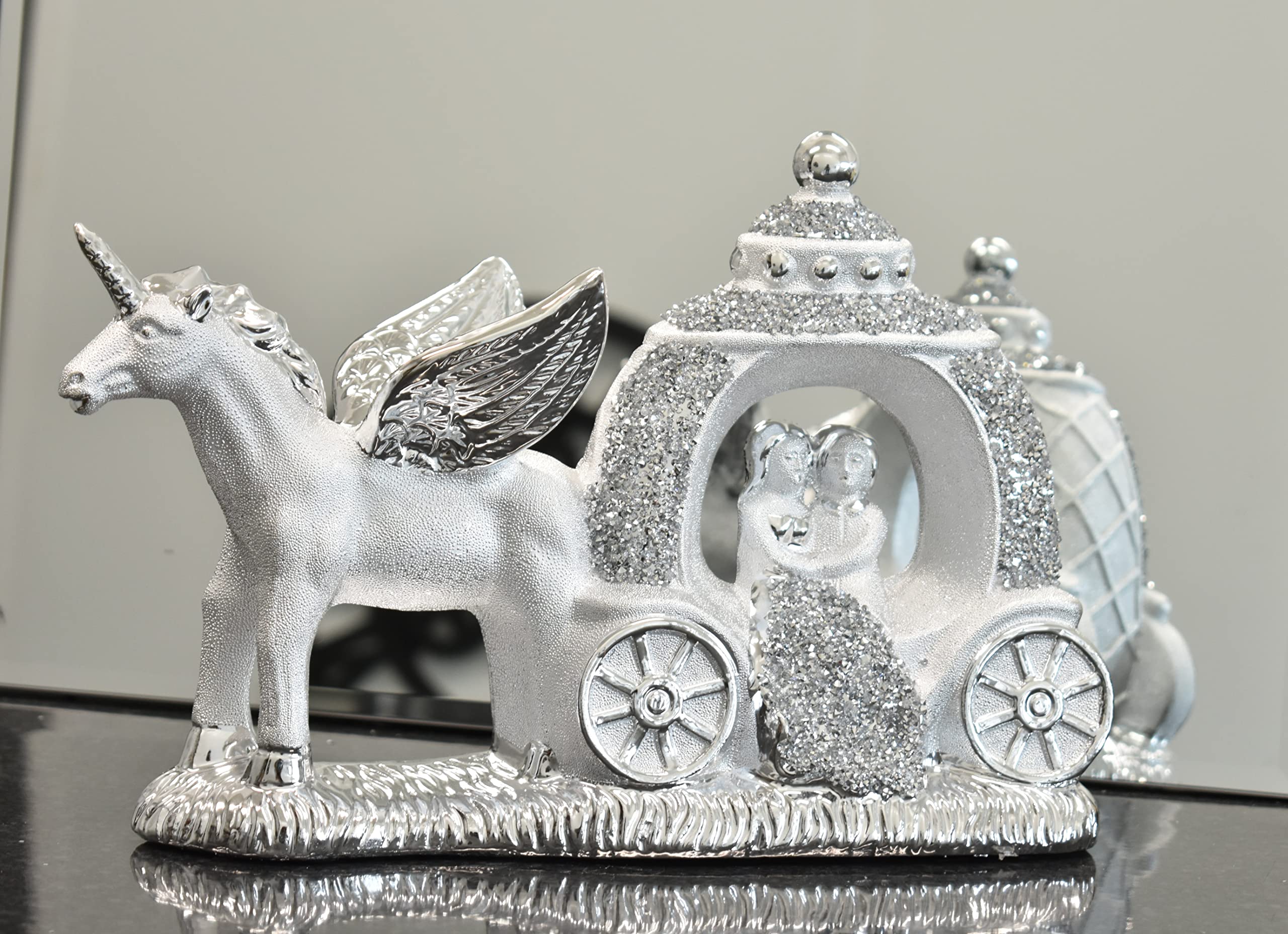 Deenz Silver Crushed Diamond Sparkly Carriage Couple Unicorn Ornament Home Decor