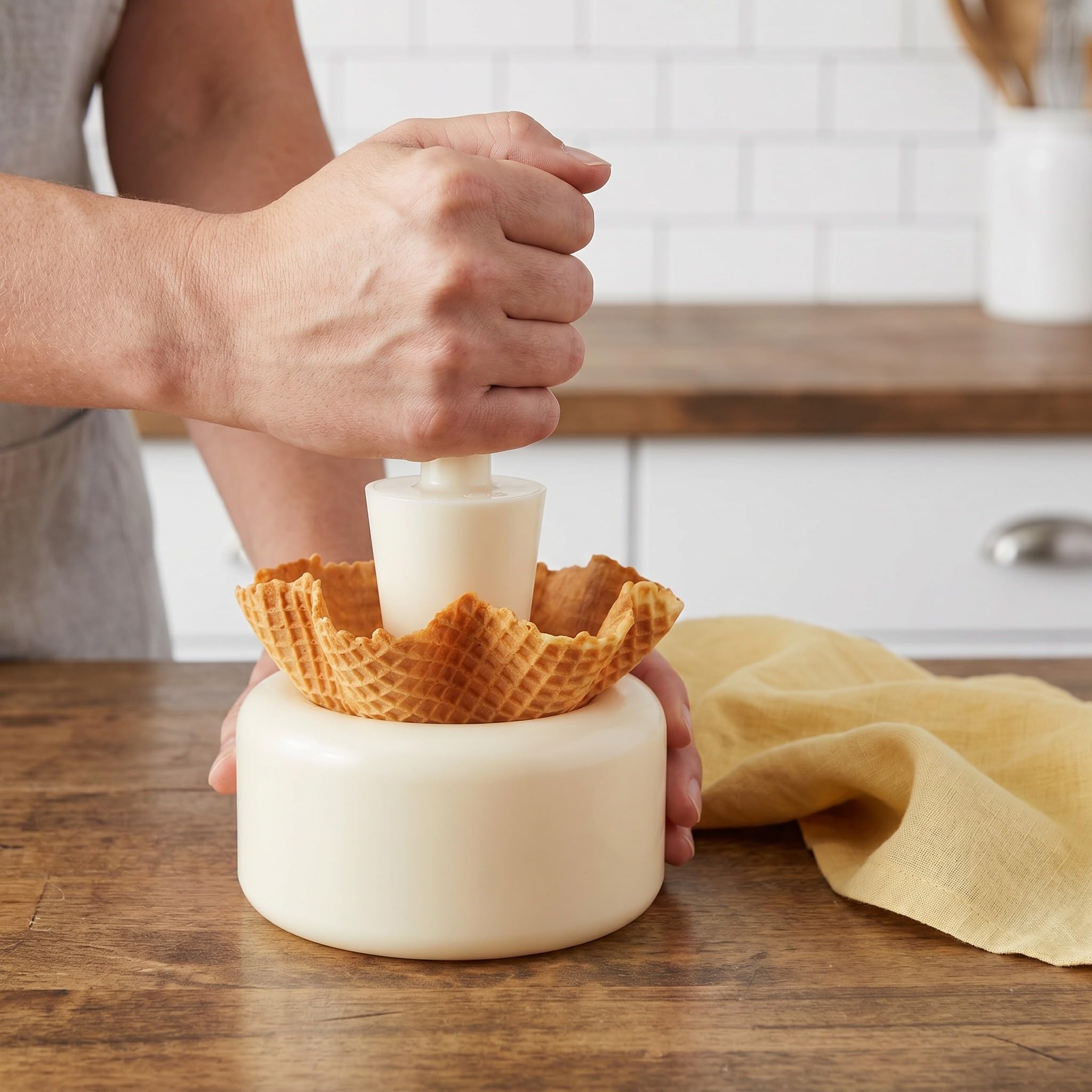 Operitacx Juego de 3 herramientas para formar conos de gofre, moldes para conos y cuencos de helado, moldes de plástico para rollos de huevo para repostería casera, rodillo reutilizable para cuernos
