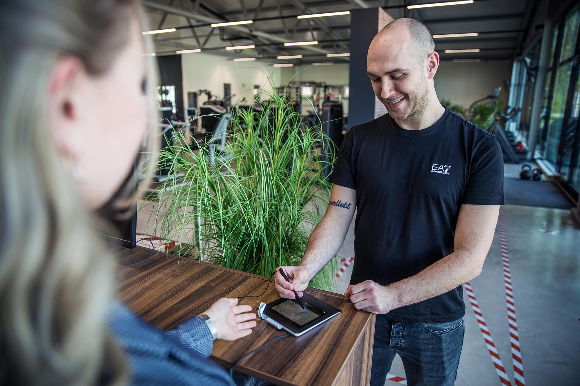 signotec Gamma - Unterschriftenpad 5" Farb-LCD, Hochauflösender ERT-Stiftsensor, 2.048 Druckstufen, 500 Hz Abtastrate, RSA-Verschlüsselung, USB-Anschluss - 3