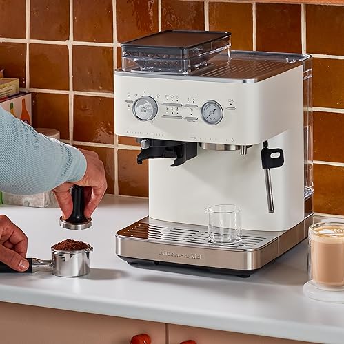 Miniatura 8 de KitchenAid Máquina de café expreso semiautomática con molinillo de rebabas, 2.5L, KES6551PL, porcelana blanca