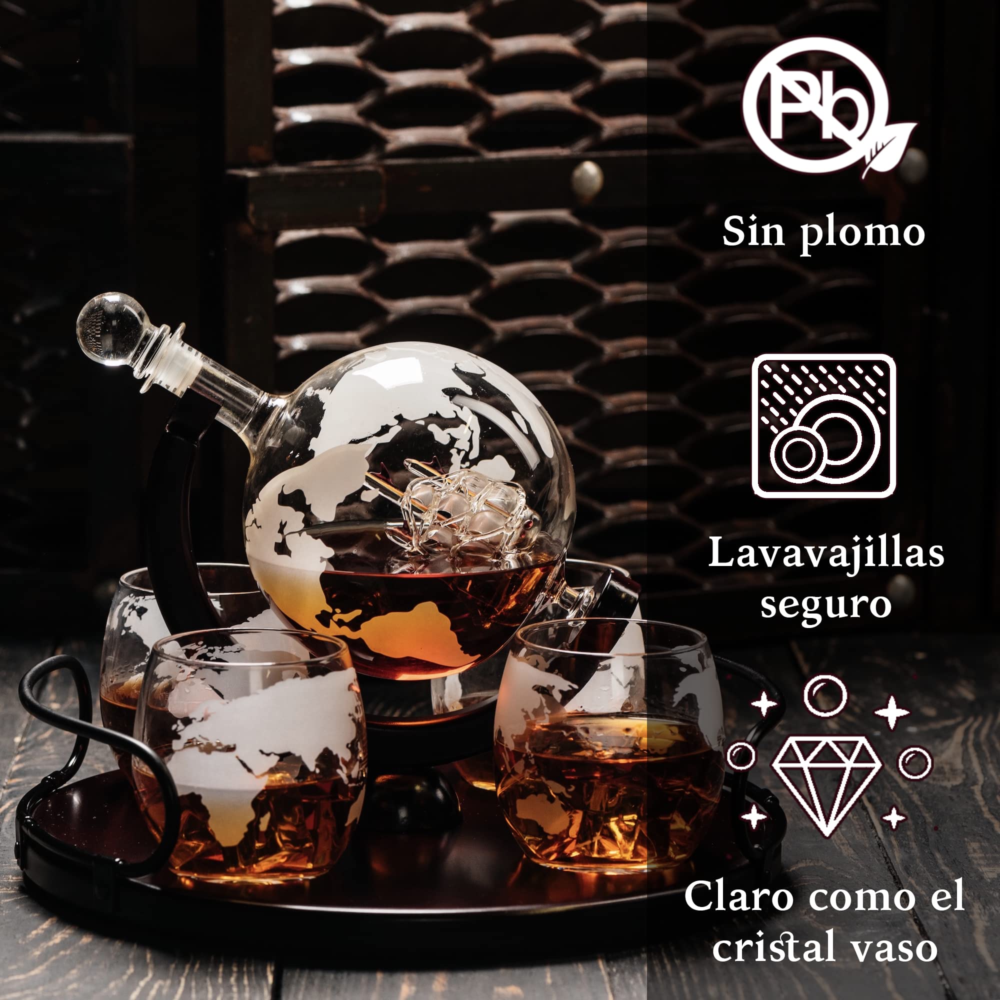 Kemstood Decantador de whisky con diseño de globo grabado (850 ml) - juego de regalo 2023, 4 vasos con el nuevo soporte de madera y asas, escocés, bermellón, vodka