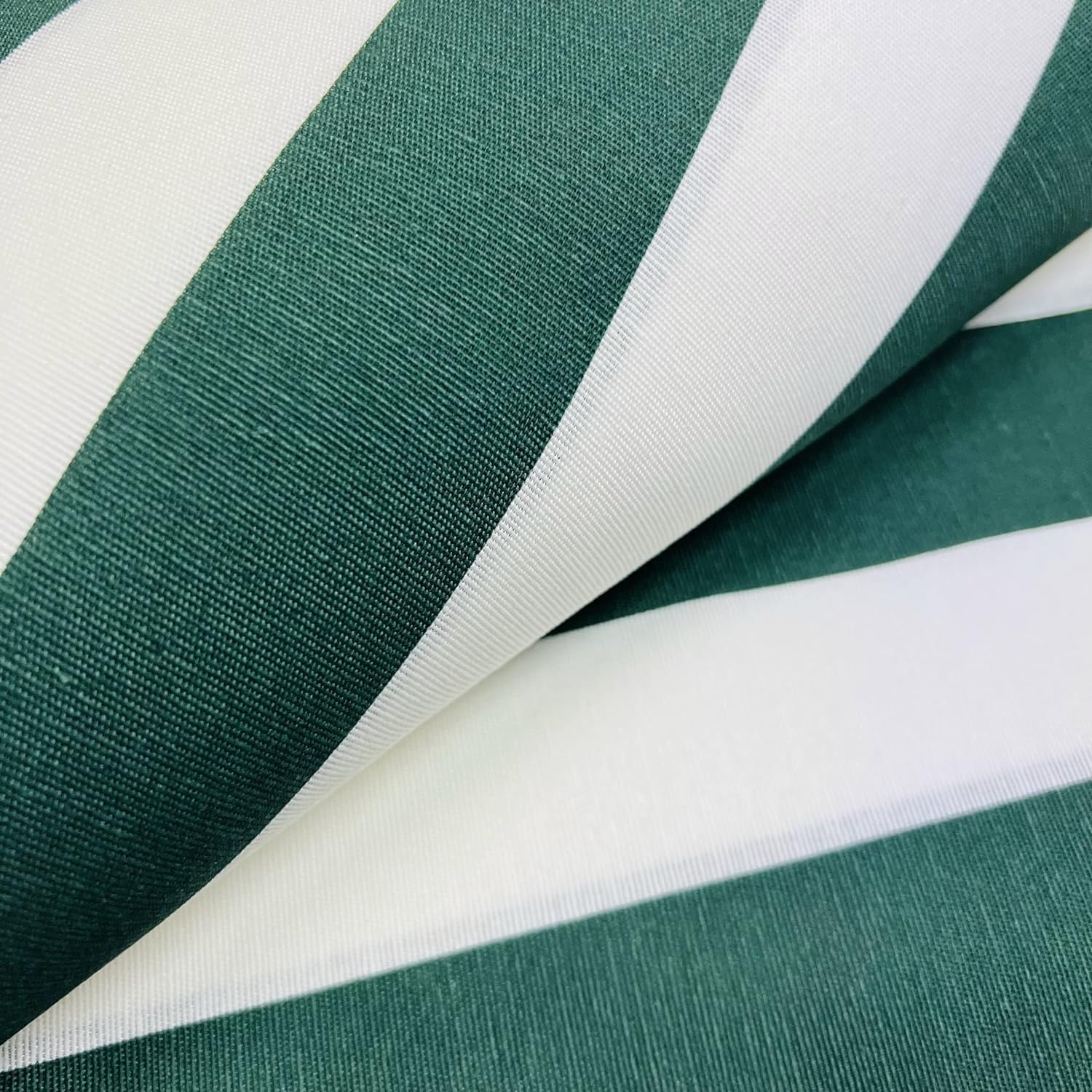 VIRSUS Cuscino per Lettino Prendisole da Giardino 333, Misura 58x180 cm, Tessuto Verde e Bianco, Spessore 4 cm, Imbottitura Morbida Sfoderabile con Cerniera, Elastico, con Lacci (Lettino)