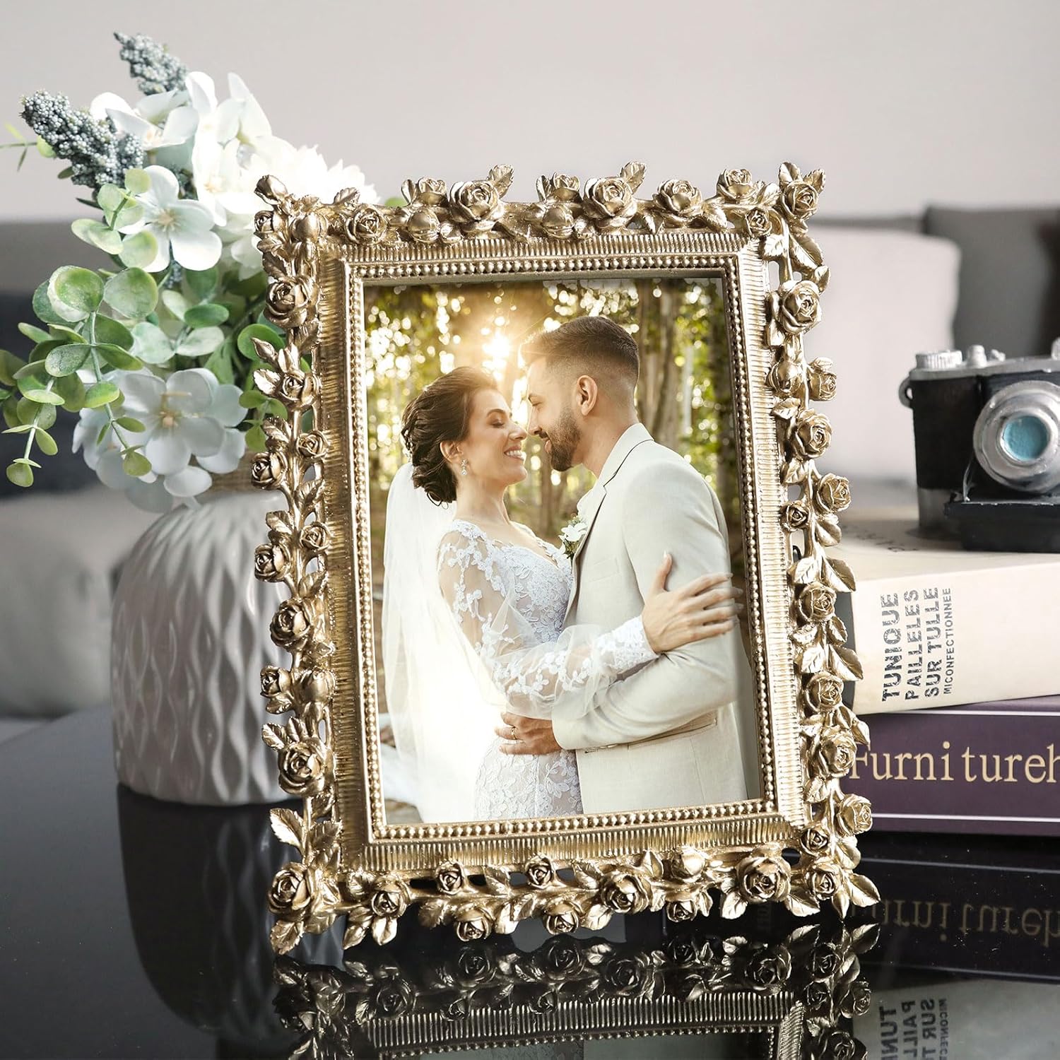 Vintage Gold 4x6 Picture Frame with Stand and Real Glass, 2 Pack Retro Flower Decorative Photo Frame for Family Portraits Wedding Snapshots Drawings, Antique Gallery Wall Bedroom Decor