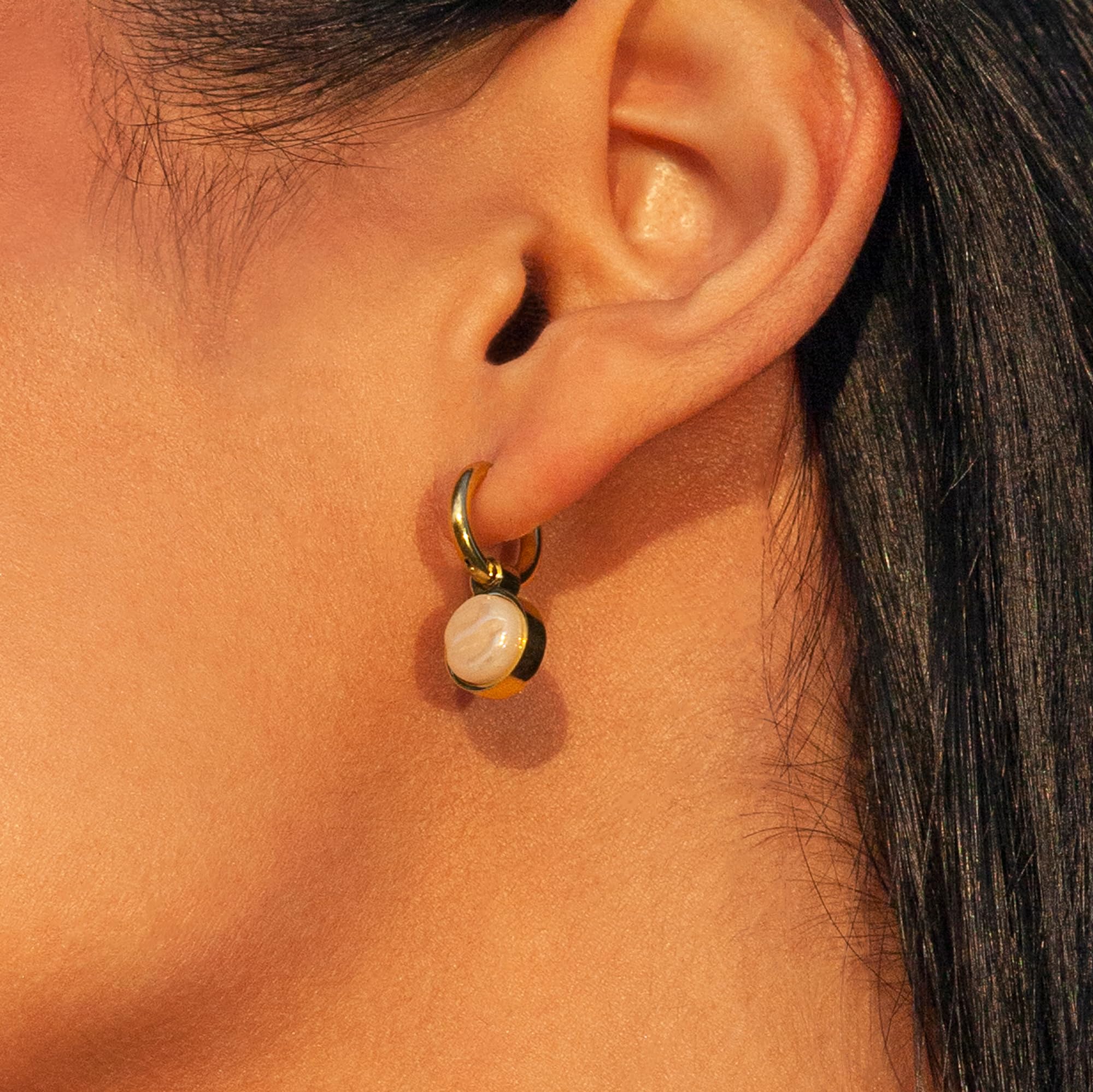 Clip Ohrringe mit Anhänger • Gold Ohrclips aus Edelstahl 18k vergoldet • mit Charm zum Wechseln • nachhaltig & handgemacht • MIX AND MATCH • Ø 14 mm