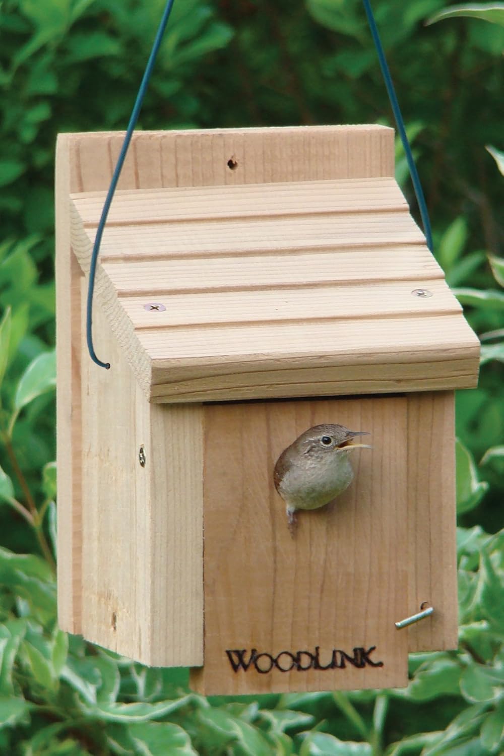 Natural Cedar Wren Birdhouse with Sloping Roof