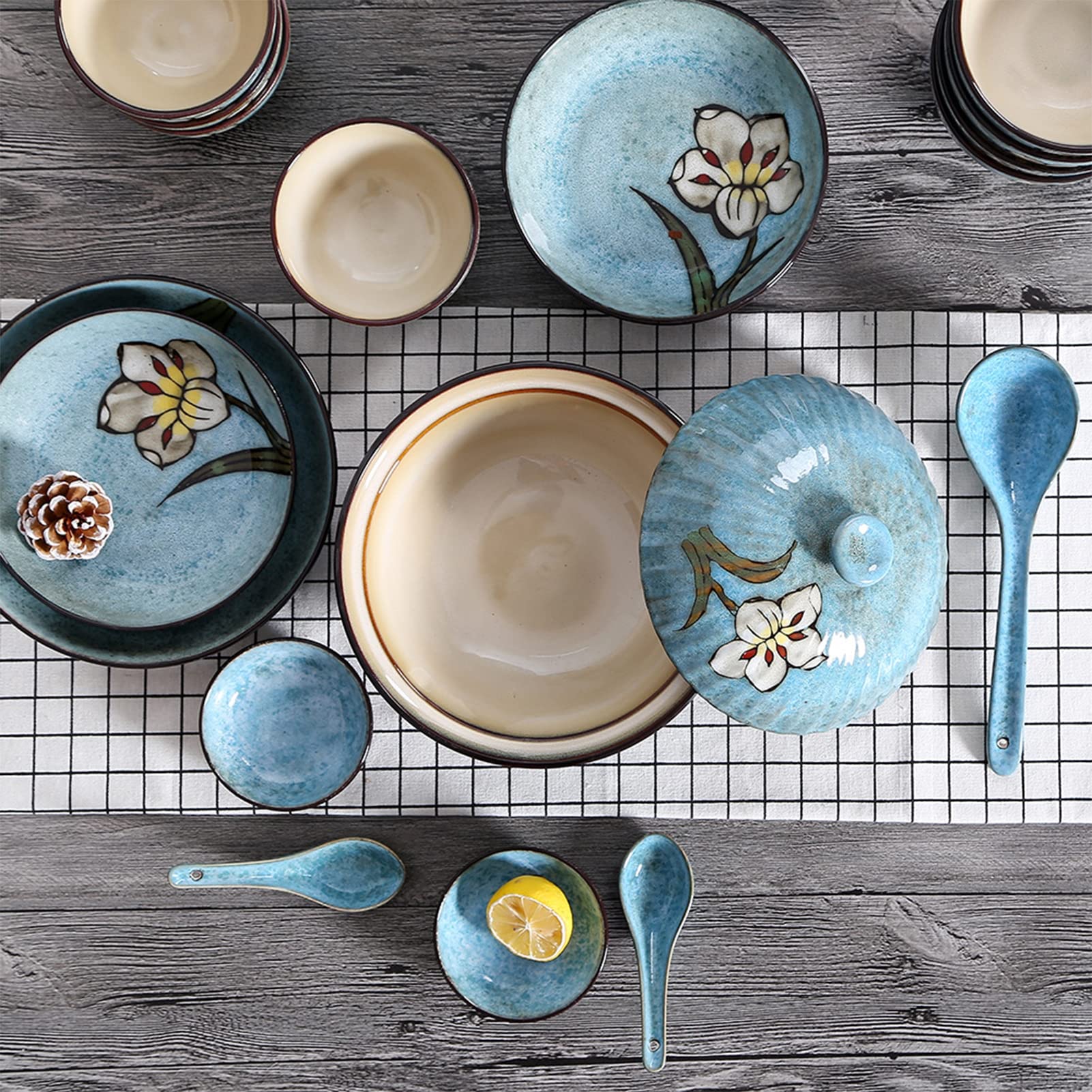 26-częściowy porcelanowy zestaw obiadowy, kompletny zestaw naczyń z talerzami płaskimi, talerzami deserowymi, głębokimi talerzami i miseczkami na płatki śniadaniowe, zestaw naczyń dla 4 osób
