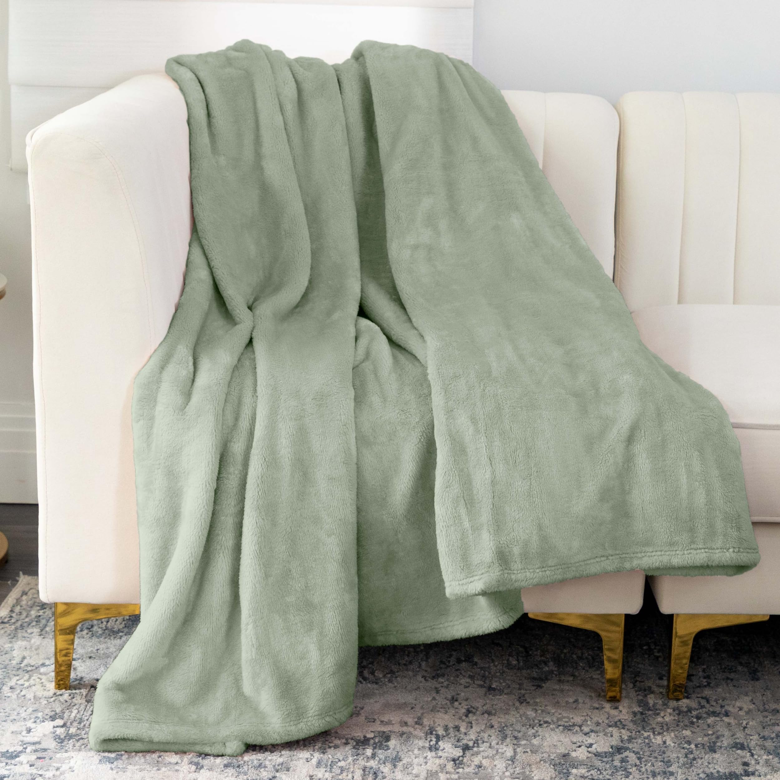 Amazon.com: Nicole Miller Oversized Plush Fleece Throw Blanket