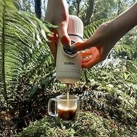 Vista 4 de WACACO Nanopresso - Cafetera portátil para café expreso con funda protectora, versión mejorada de Minipresso, mini cafetera de viaje, perfecta