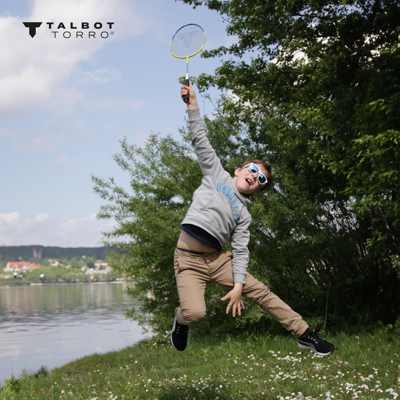 Talbot-Torro Badminton-Set Family, Komplettset mit 2 Juniorschläger 53 cm, 2 Standardschläger, 3 Federbälle, höhenverstellbare Netzgarnitur, in wertiger Tasche