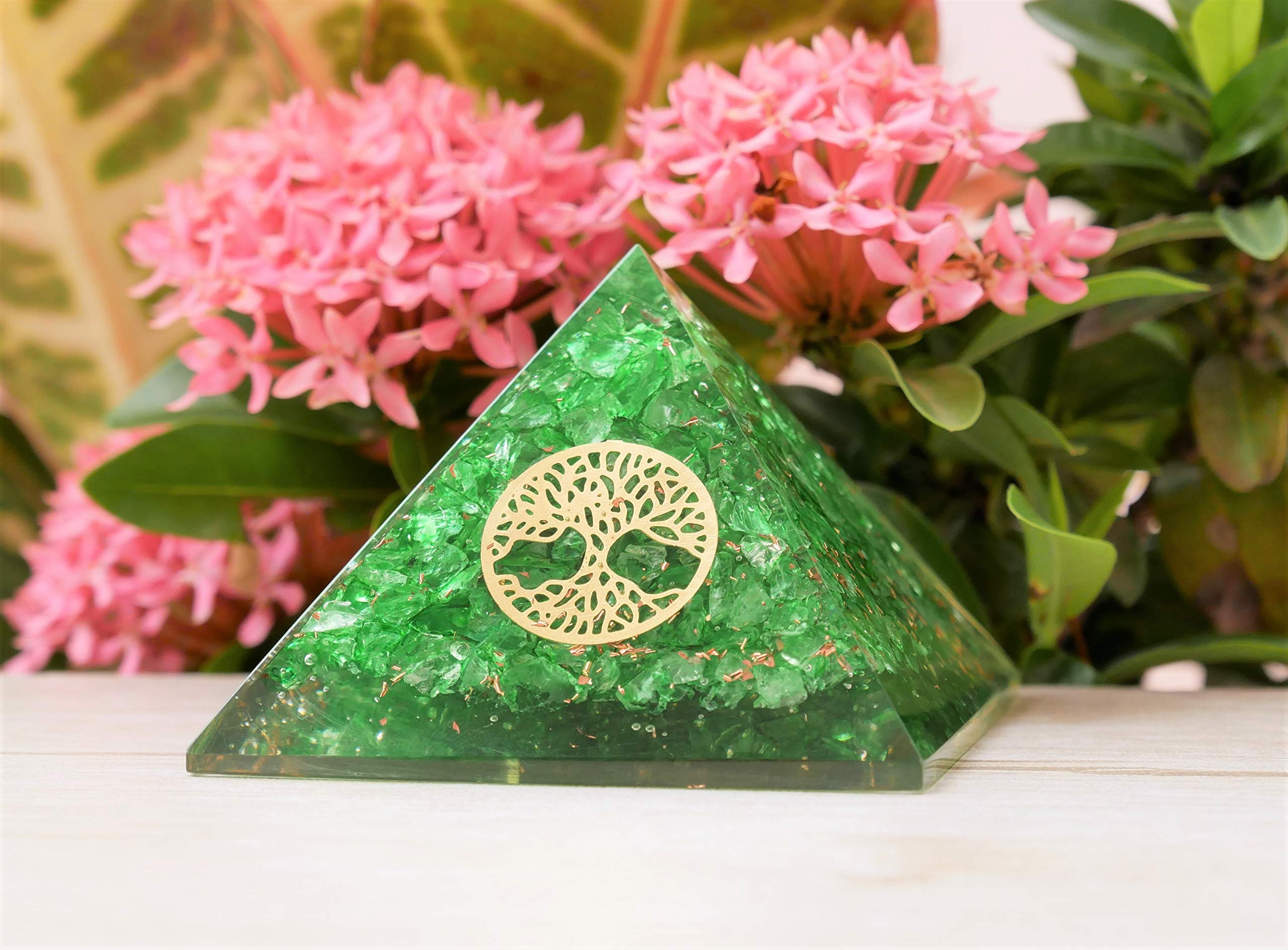 CroconGreen Onyx orgone Pyramids Healing Stone orgone Gemstone Pyramid Stones Reiki Crystal Chakra Divination Collection organite Home Enlightened 2.5 inch app.