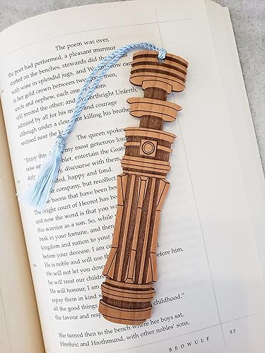 Miniatura 2 de Star Wars Princess Leia Skywalker - Marcapáginas con sable de luz grabado con láser, fabricado en los Estados Unidos, marca de madera con borla azul