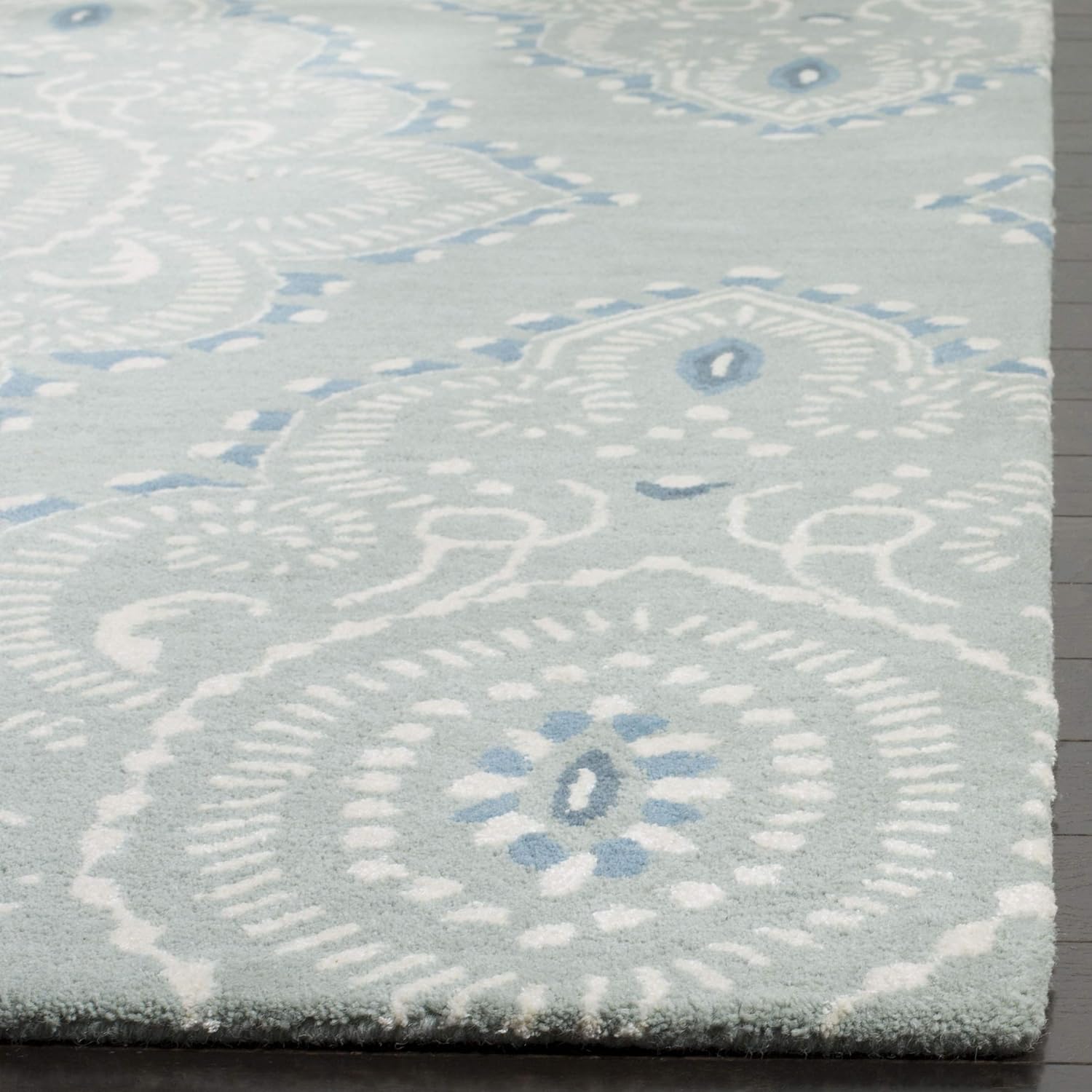 SAFAVIEH Wyndham Collection Runner Rug - 2'3" x 9', Blue & Ivory, Handmade Modern Wool, Ideal for High Traffic Areas in Living Room, Bedroom (WYD372A)