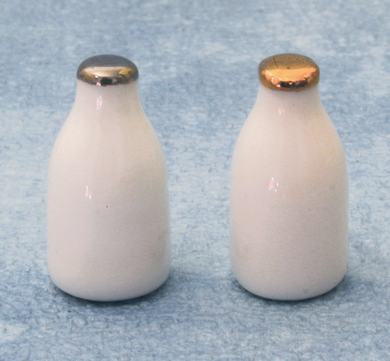 Streets Ahead Milk Bottles x 2 Miniatures 1/12th Scale (Fairy Garden Accessory)