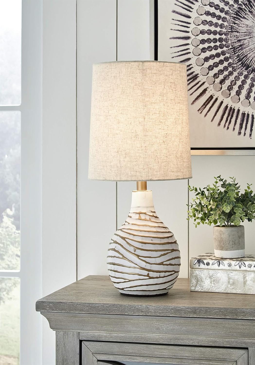 BOWERY HILL Contemporary Metal Table Lamp, Antiqued White and Gold Finish, 22 in Height, Modified Drum Shade, On/Off Switch, UL Listed, Stylish Home Lighting Decor for Bedroom or Living Room Use