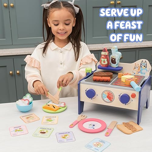Miniatura 4 de Bluey 8th Wonder - Juego de juguetes de madera para ensalada y barbacoa, 33 piezas con pinzas, comida y 6 tarjetas de recetas, juguetes de cocina