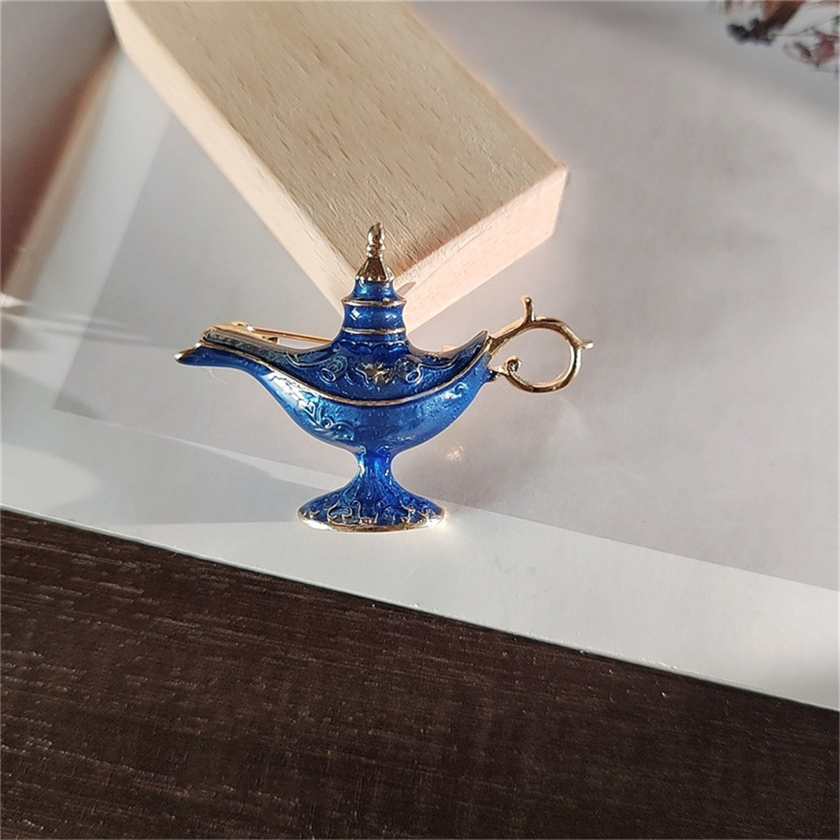 Amazon.com: Vintage Aladdin Genie Lamp Brooch Pin for Women Girls