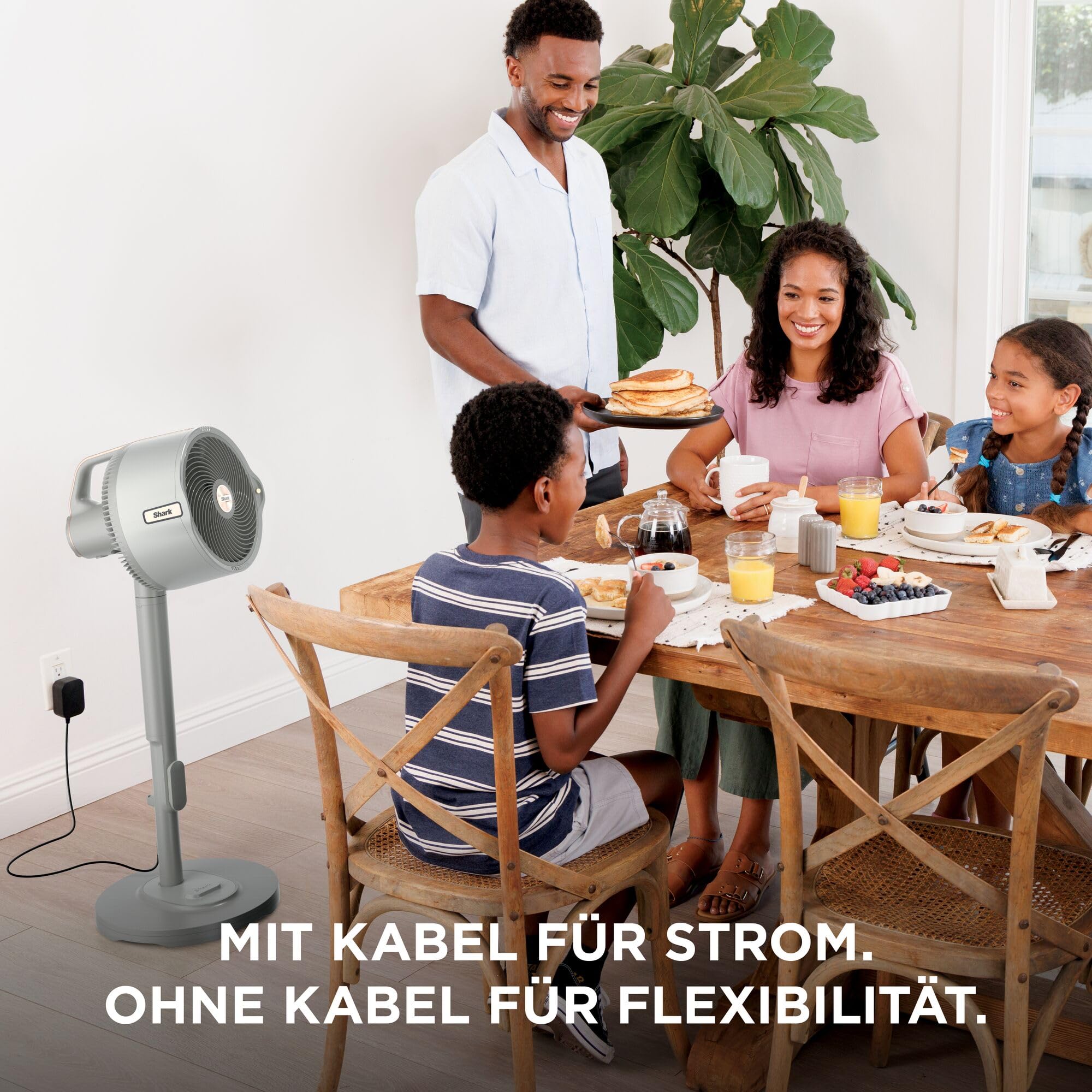 Shark FlexBreeze Pro Mist Akku-Ventilator für innen und außen mit Sprühsystem, tragbarer Sprühtank, 20 m, Stand- & Tischventilator, 5 Geschwindigkeitsstufen, leise, Fernbedienung, Dove FA300WHEU